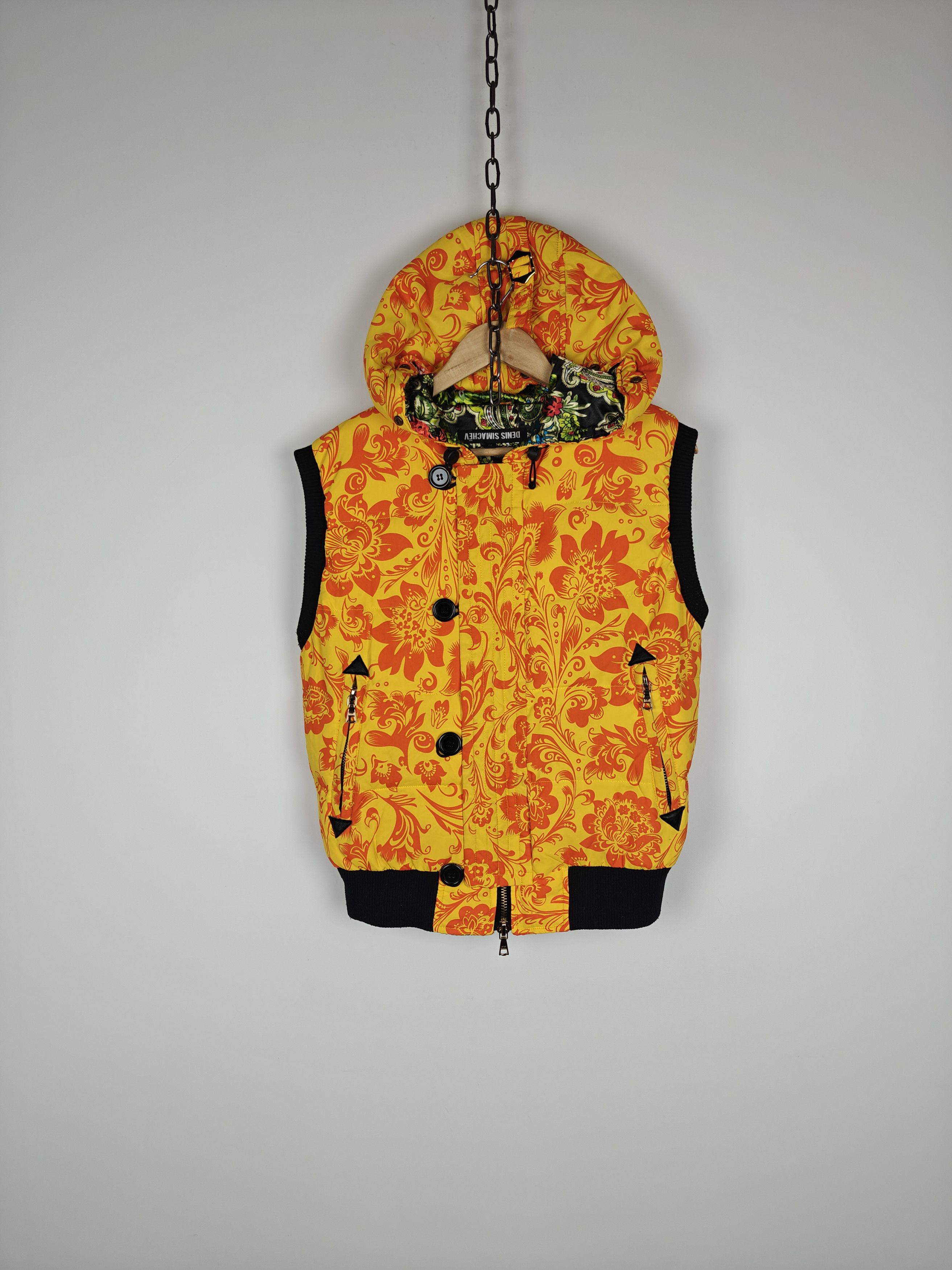 Denis Simachev Grail! Denis Simachev Vest Jacket Puffer Hooded size M Size US M / EU 48-50 / 2 - 1 Thumbnail