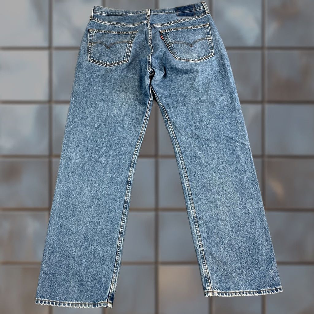 Levi's VINTAGE Levi's 501 Jeans Regular Straight Mens 36 Light Blue Denim Button Fly 5-Pocket 32 In Inside Leg Blue Mens Jeans Size US 36 / EU 52 - 1 Thumbnail