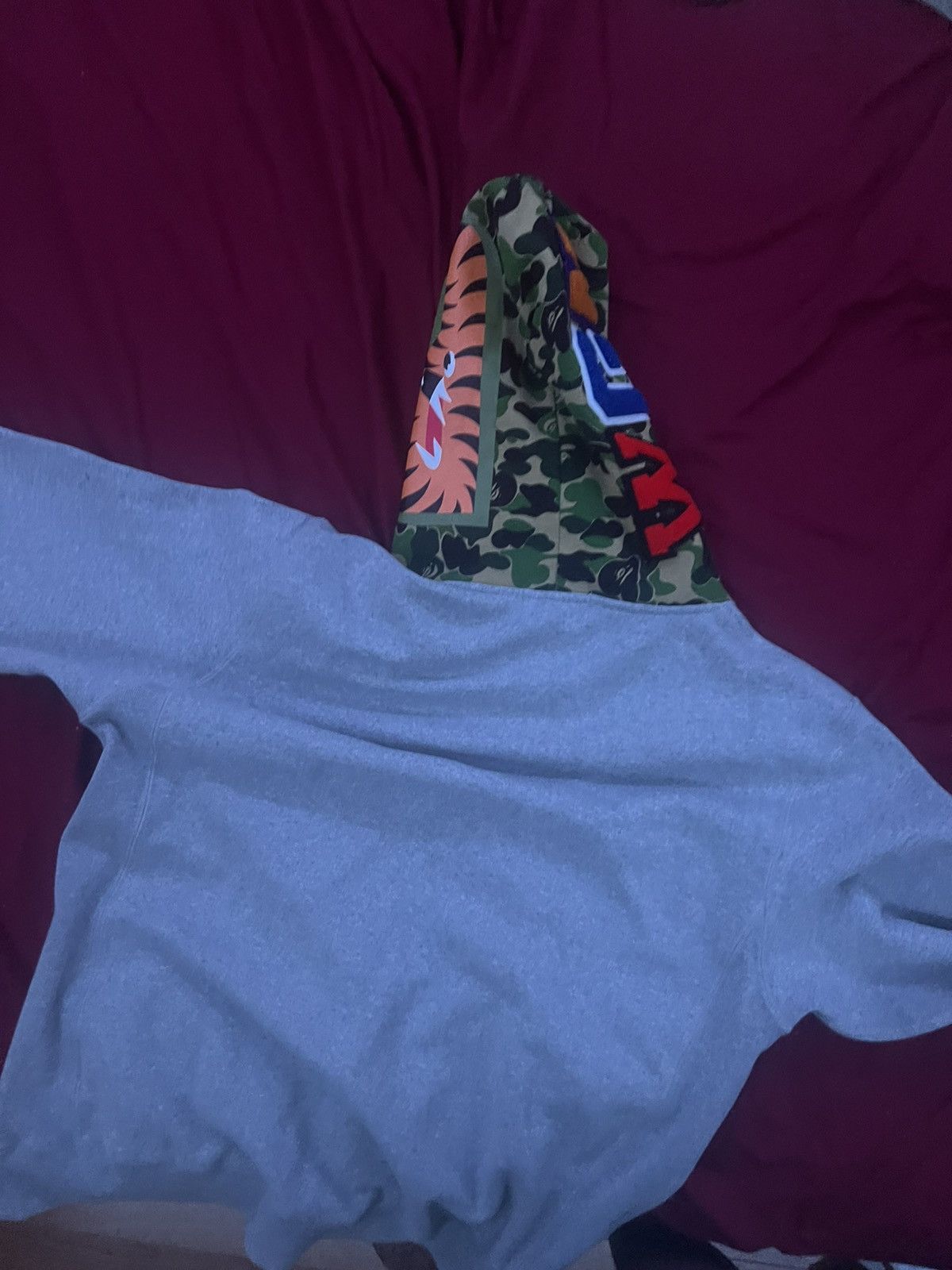 Bape BAPE ABC Camo Shark Pullover Hoodie Gray Size US L / EU 52-54 / 3 - 2 Thumbnail