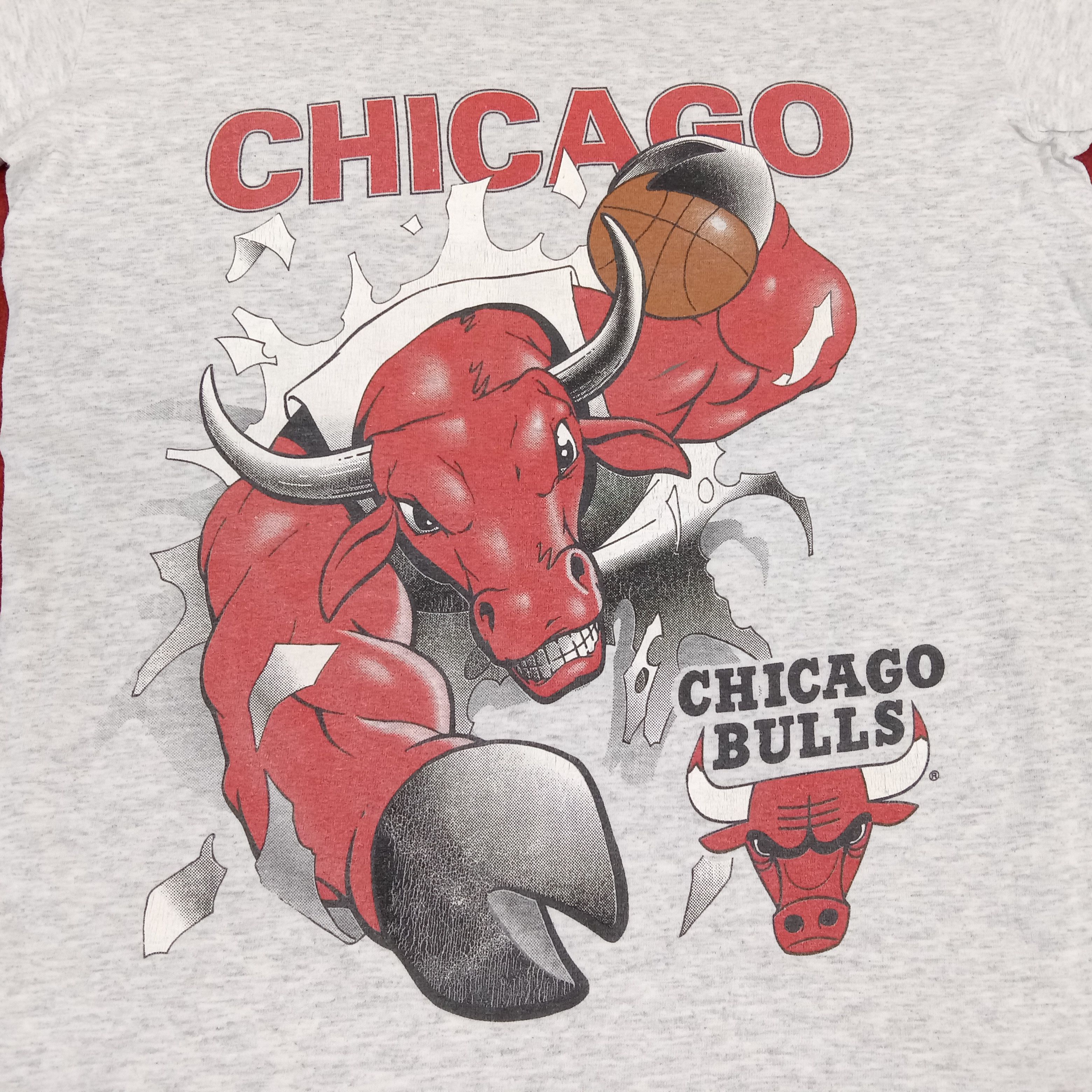 NBA × Nutmeg × Vintage Chicago Bulls Professional Basketball Team Vintage Tshirt Size US M / EU 48-50 / 2 - 2 Thumbnail