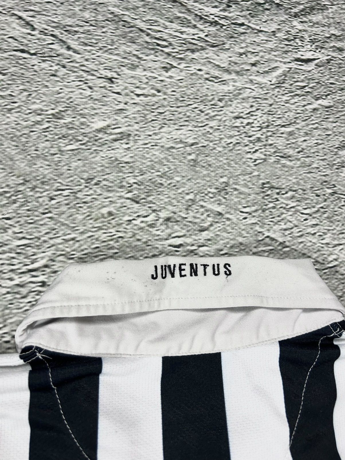 Nike Juventus 2006-2007 Home Jersey Nike Football Kit Size US M / EU 48-50 / 2 - 10 Thumbnail
