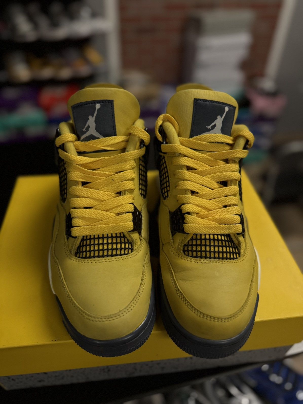 Jordan Brand × Nike Jordan 4 Lightning Size 9 W Box 🧼 (CT8527-700) Size US 9 / EU 42 - 4 Thumbnail