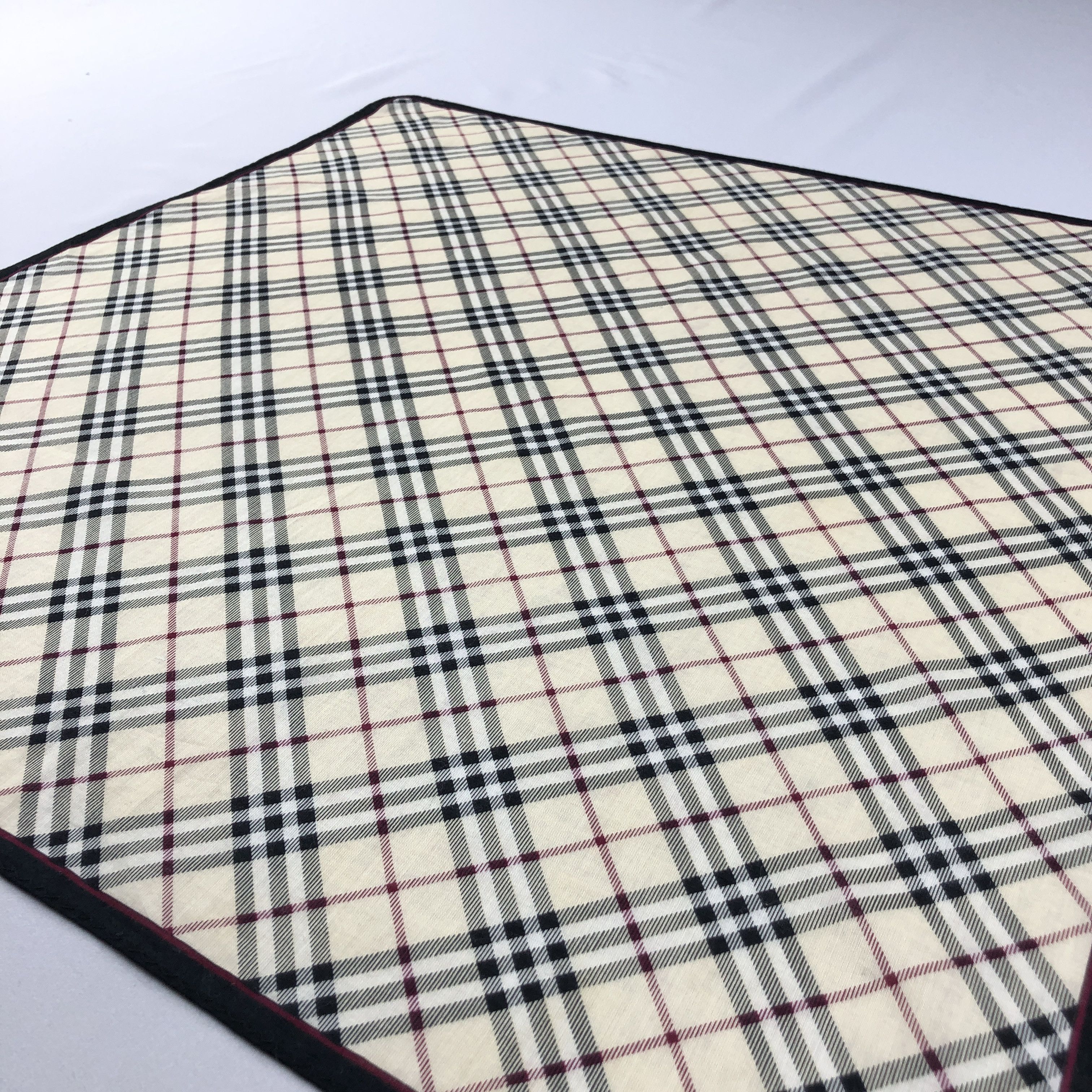 Burberry Burberry Nova Check Handkerchief Neckerchief Bandana H2997 Size ONE SIZE - 2 Thumbnail