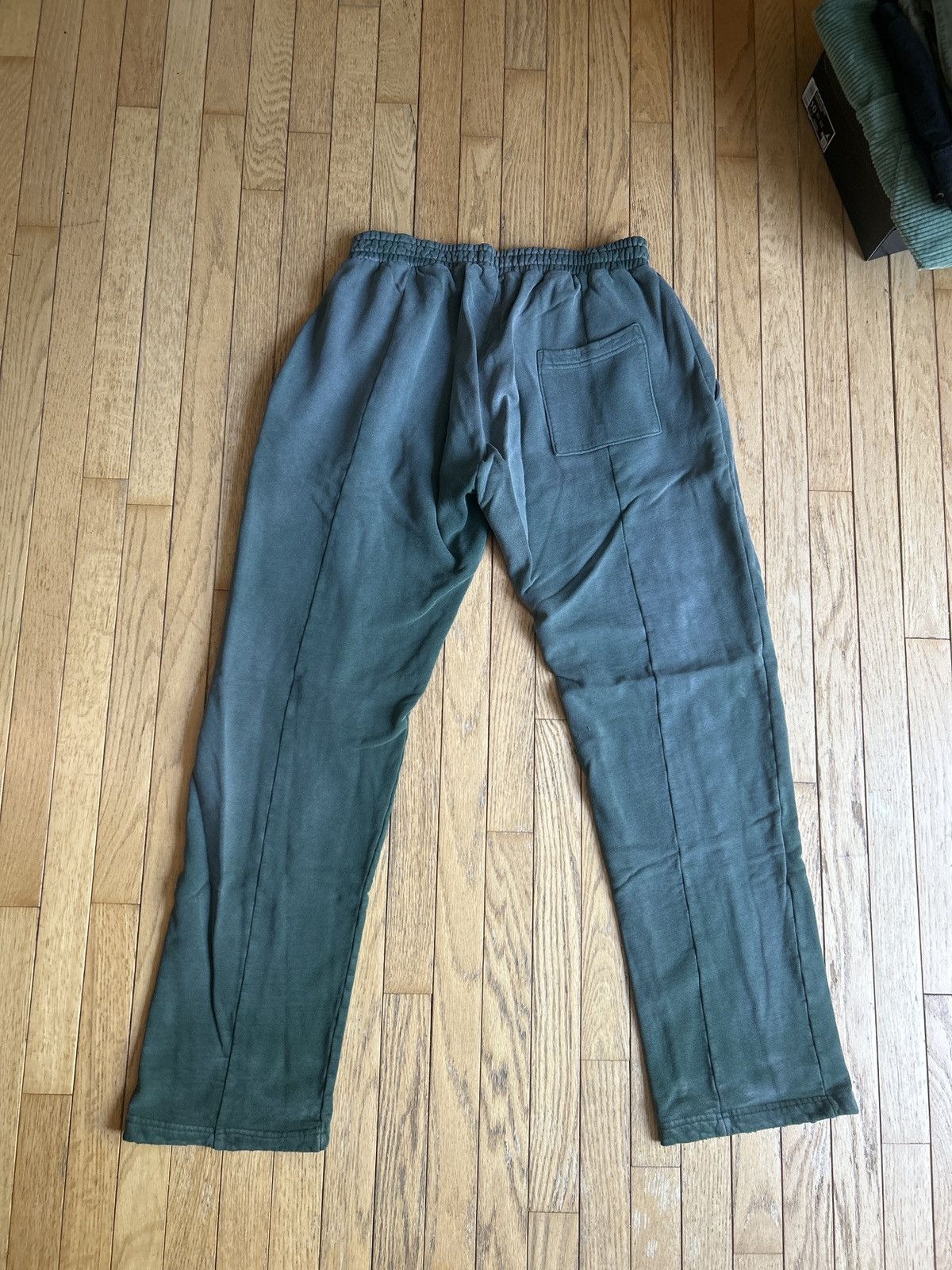 Strawberry Strawberry sun faded sweatpants Size US 36 / EU 52 - 7 Thumbnail