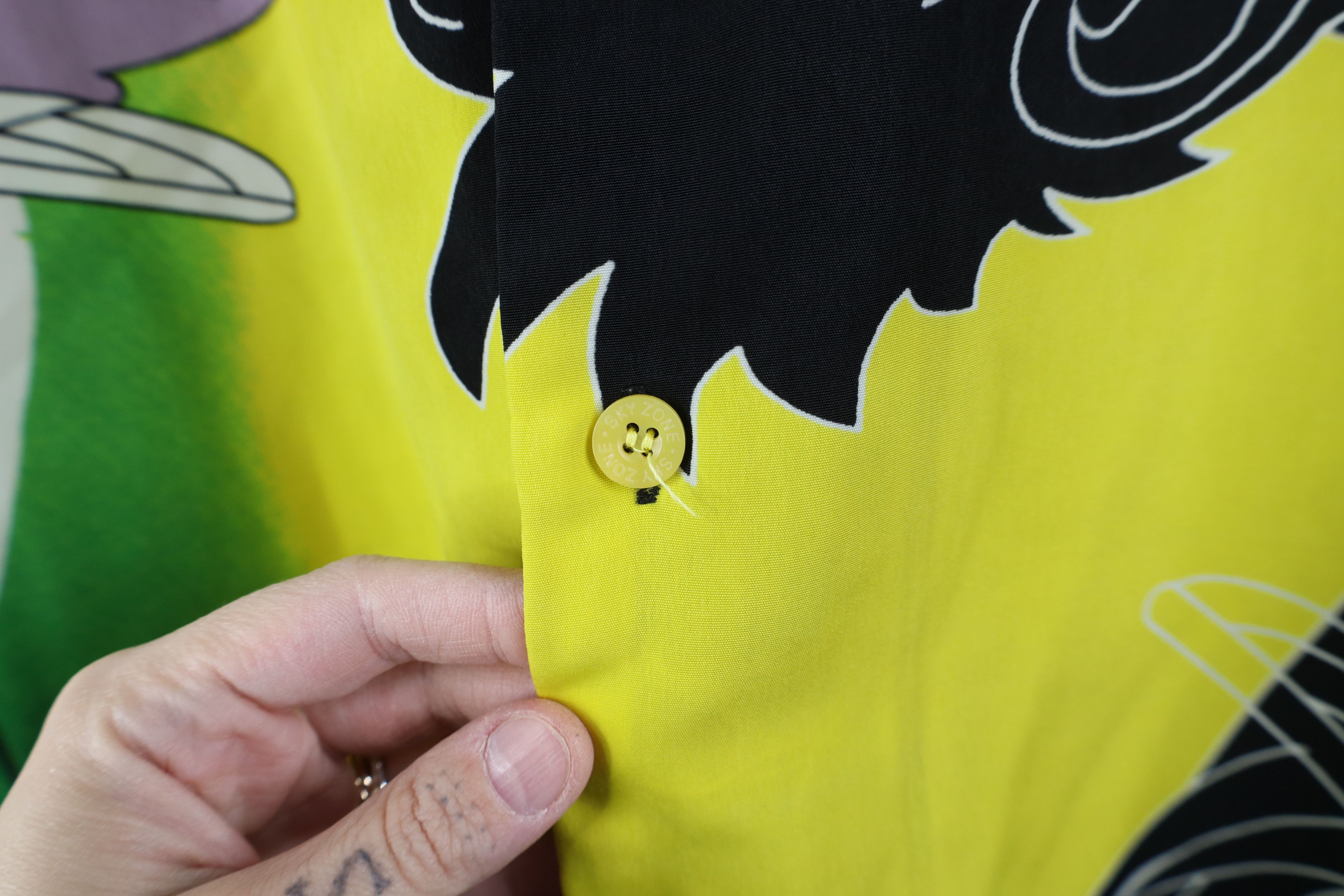 Vintage Vintage 90s Y2K Streetwear Hop Graffiti Cartoon Button Shirt Size US M / EU 48-50 / 2 - 7 Thumbnail
