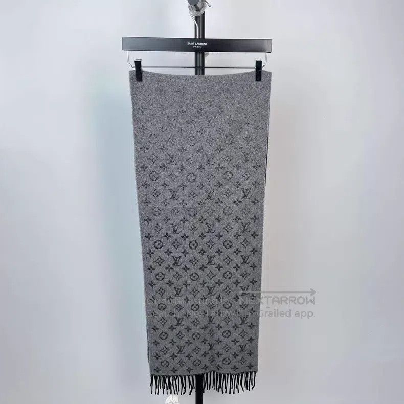 Louis Vuitton Louis Vuitton Black and grey gradient full-print cashmere Size ONE SIZE - 8 Thumbnail
