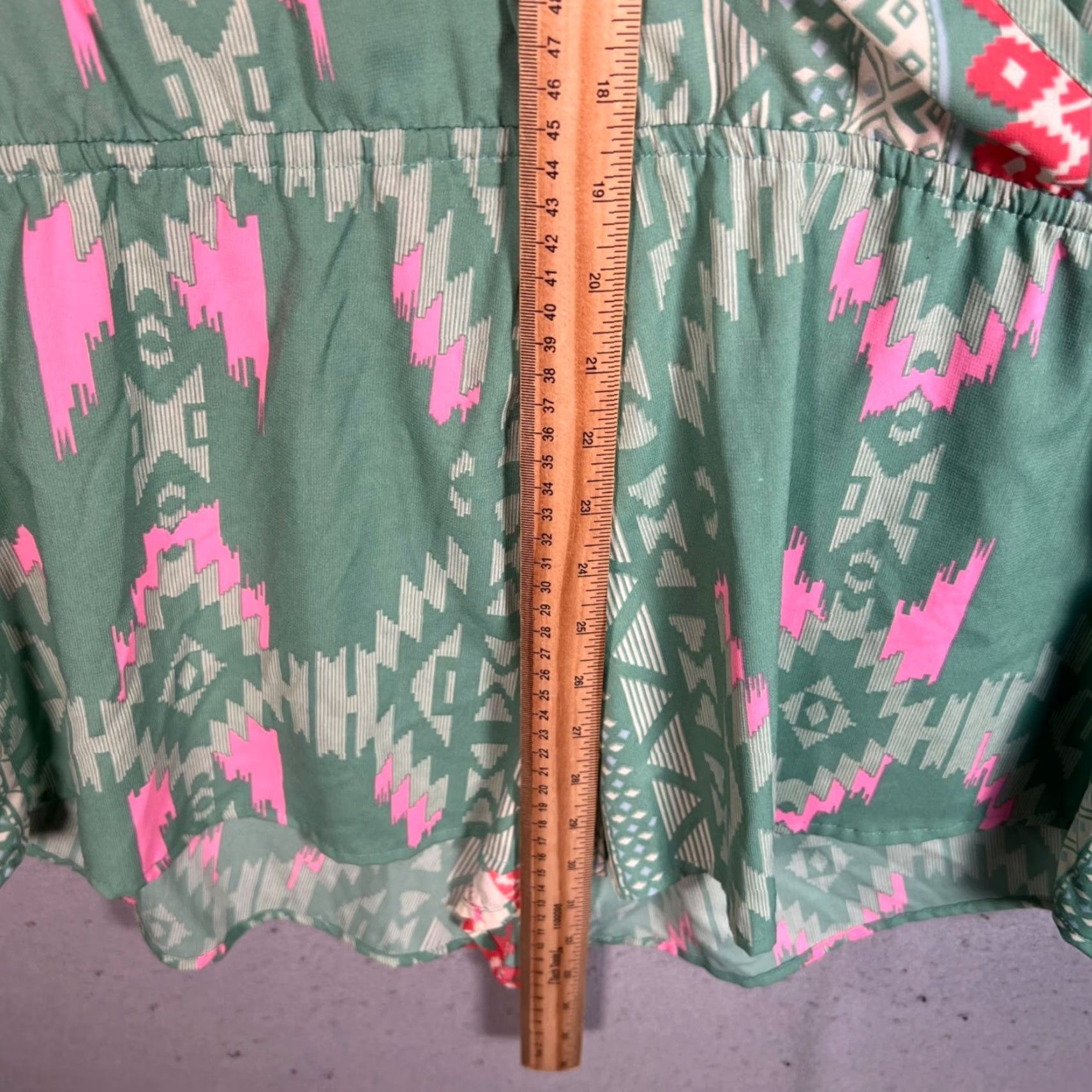 Vintage VINTAGE Elan Romper Shirt Womens Santa Fe Green Pink 3/4 Sleeve V-Neck Size S Adult Small Polyester Size 28" / US 6 / IT 42 - 6 Thumbnail
