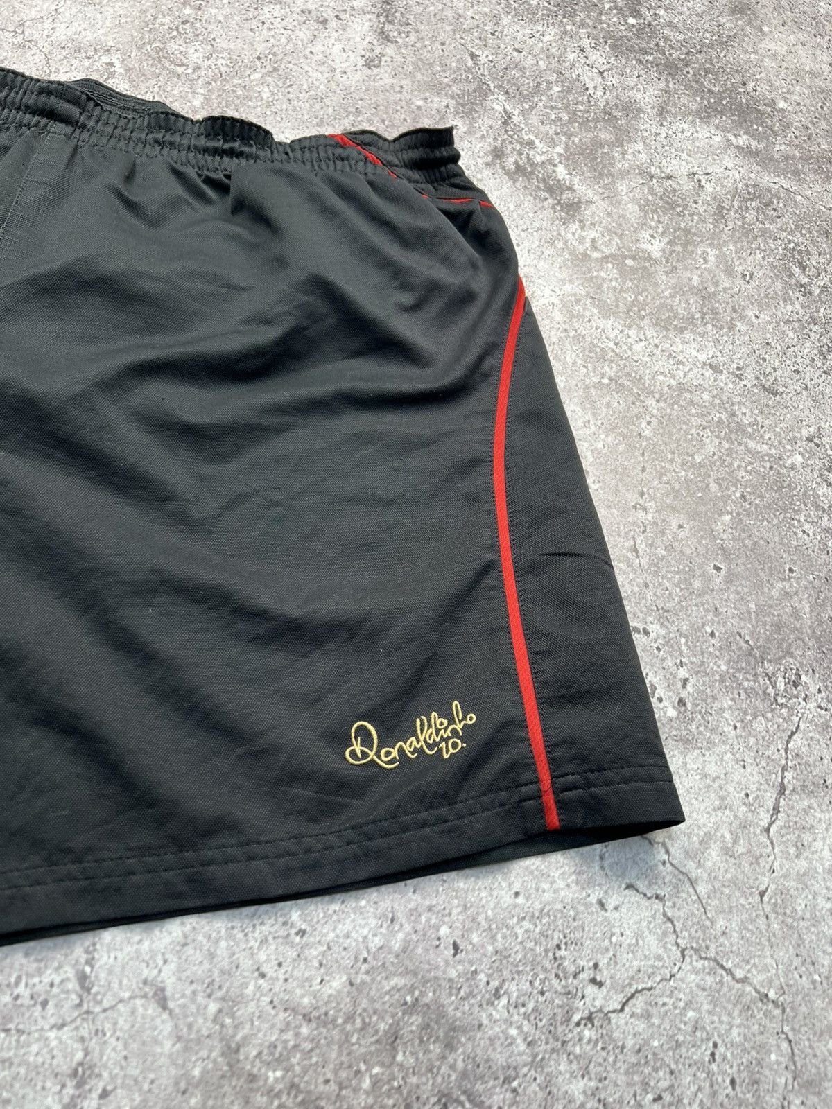 Nike Vintage Y2k Nike Ronaldinho 10 Shorts Football Soccer Hype Size US 34 / EU 50 - 3 Thumbnail