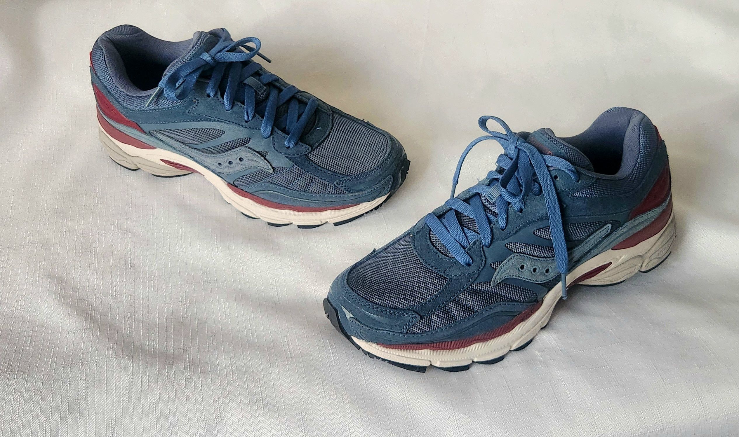 Saucony Saucony Progrid Omni 9 SPC Unisex Navy Blue Burgandy size 9 Size US 9 / EU 42 - 3 Thumbnail