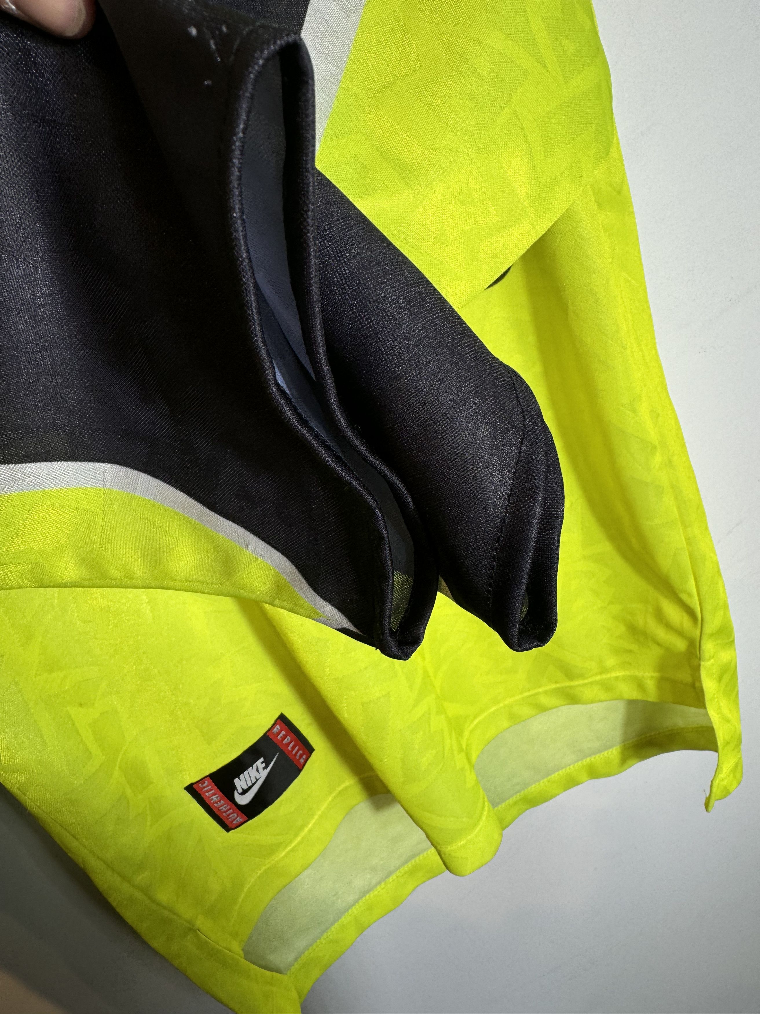 Nike 95/96 Borussia Dortmund Longsleeve Home Jersey Size S Size US S / EU 44-46 / 1 - 7 Thumbnail
