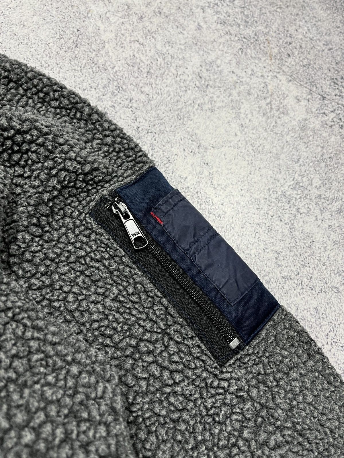 Tommy Hilfiger Vintage 00’s Tommy Hilfiger Fleece Sherpa Jacket Big Logo Size US L / EU 52-54 / 3 - 8 Thumbnail