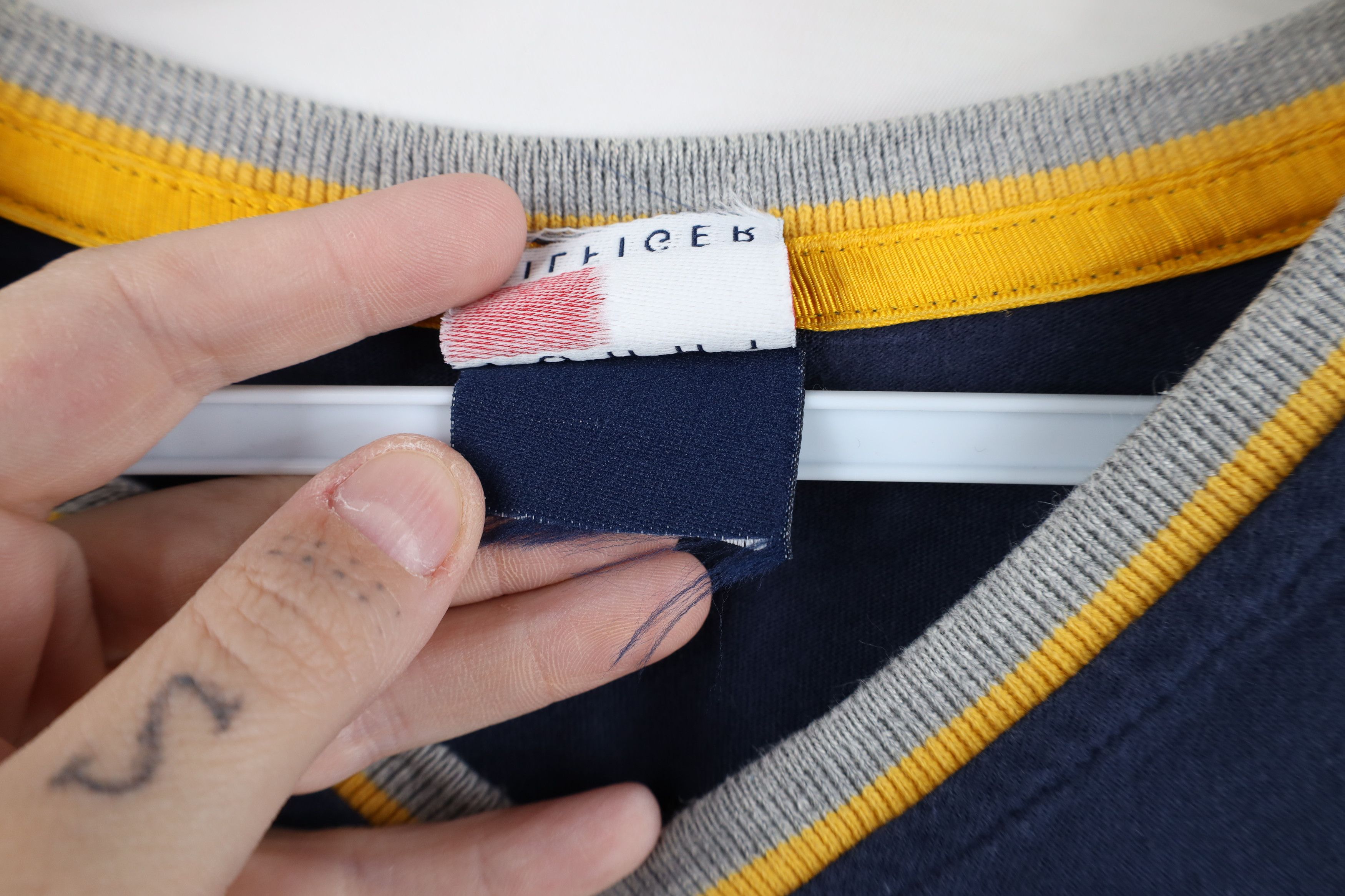 Tommy Hilfiger Vintage 90s Tommy Hilfiger Spell Long Sleeve T-Shirt Blue Size US M / EU 48-50 / 2 - 6 Thumbnail
