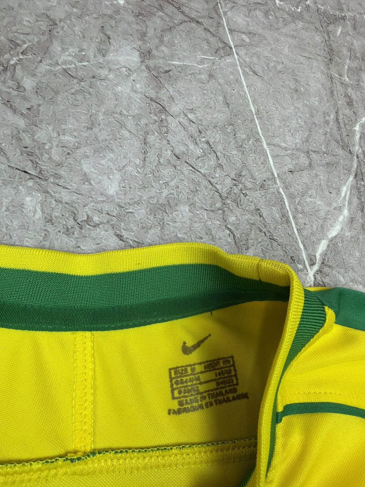 Nike Nike Vintage Brazil Jersey Size M Size US M / EU 48-50 / 2 - 7 Thumbnail