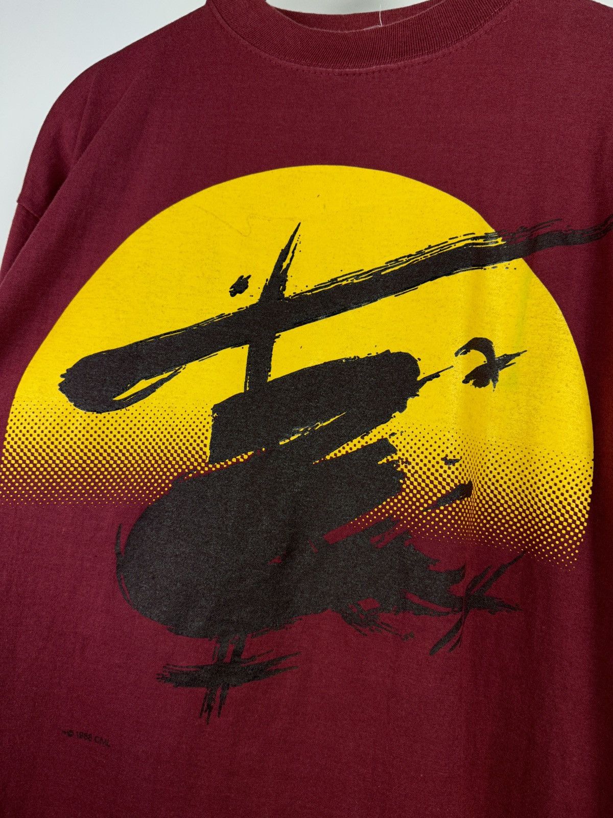 Vintage Vintage 1988 Miss Saigon Graphic Movie T-shirt Size US XL / EU 56 / 4 - 6 Thumbnail