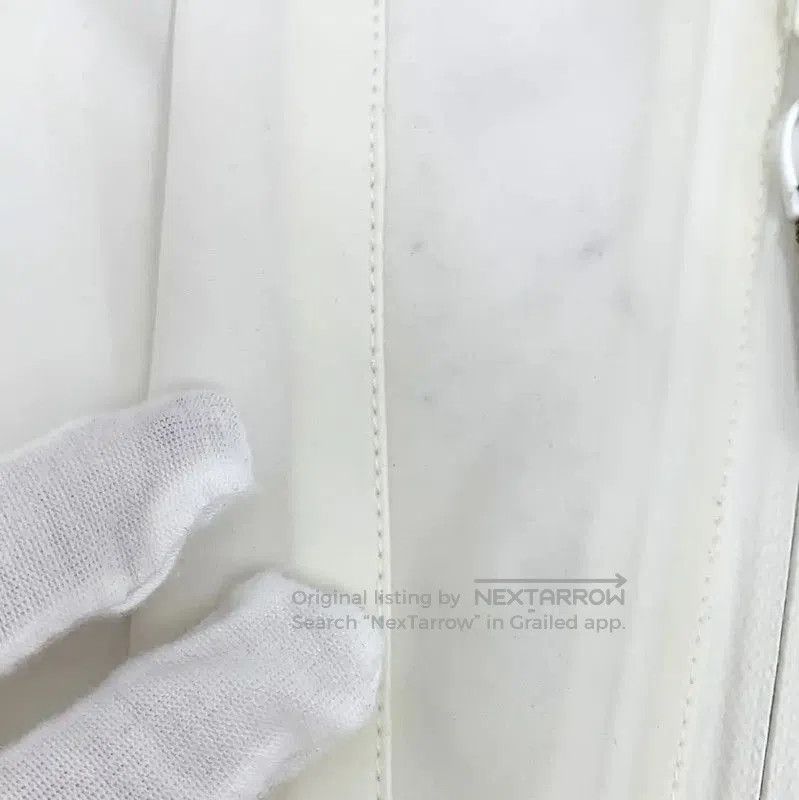Other Louis Vuitton White Casual Women's Shorts . Size 23" - 9 Thumbnail