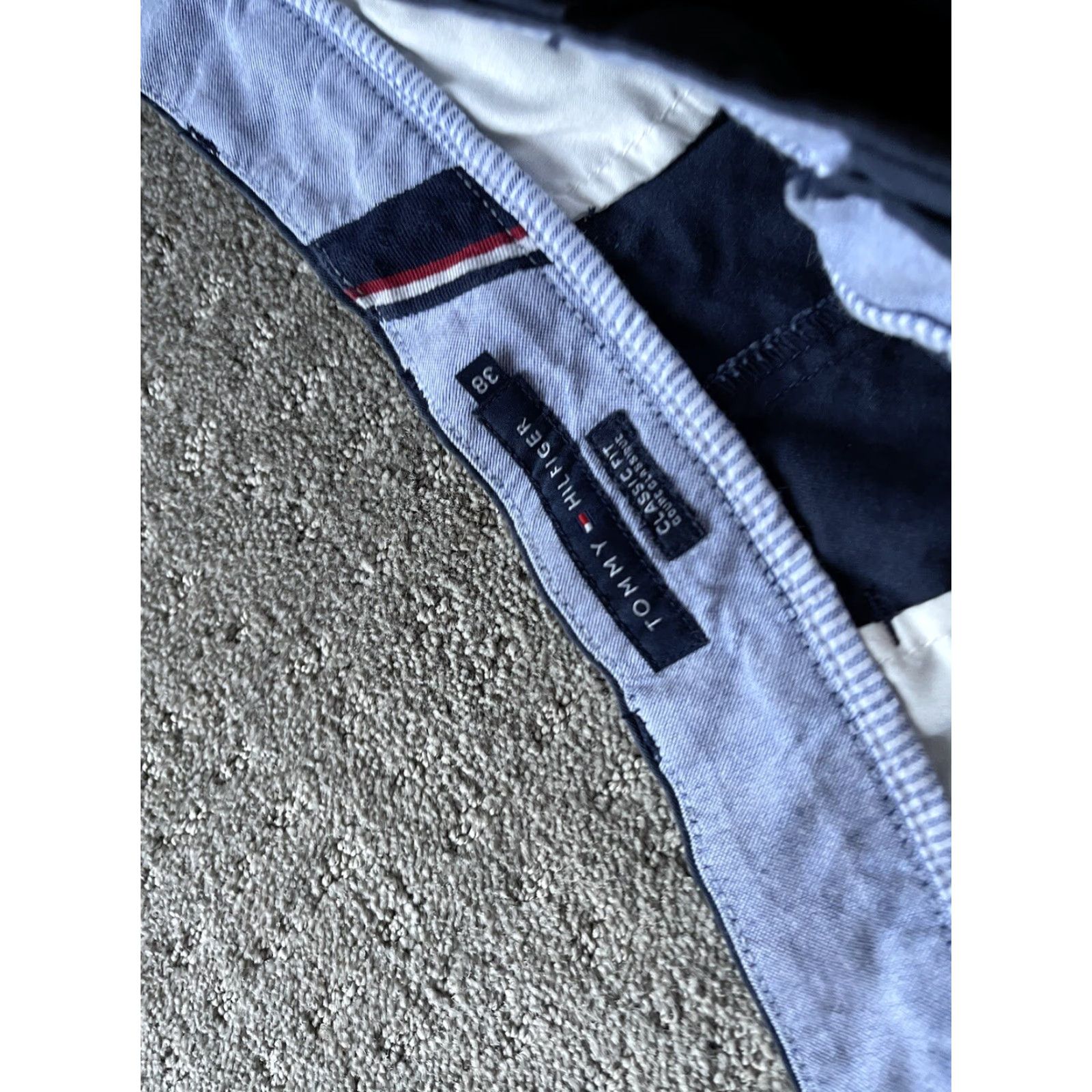 Tommy Hilfiger Tommy Hilfiger Navy Blue Flat Front Logo Print Chino Shorts Mens 38 Classic Fit Size US 38 / EU 54 - 4 Thumbnail