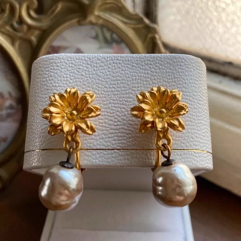 Kenzo KENZO Vintage Gold Flower Pearl Clip Earrings - dmc Size ONE SIZE - 1 Thumbnail