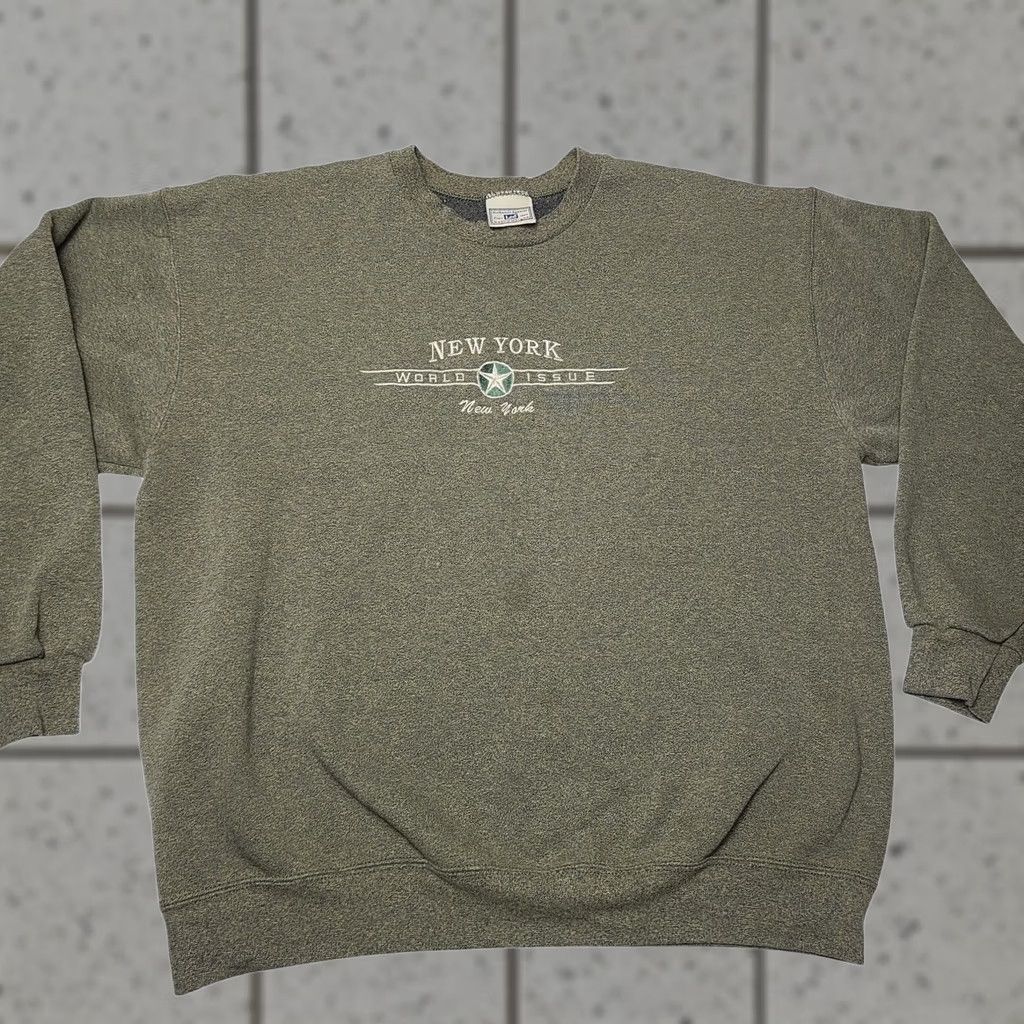 Lee VINTAGE Lee Heavyweight Crewneck Sweatshirt Large Green Unisex Adults Crew Neck 90s New York Embroidered Sweatshirt Size US L / EU 52-54 / 3 - 1 Thumbnail