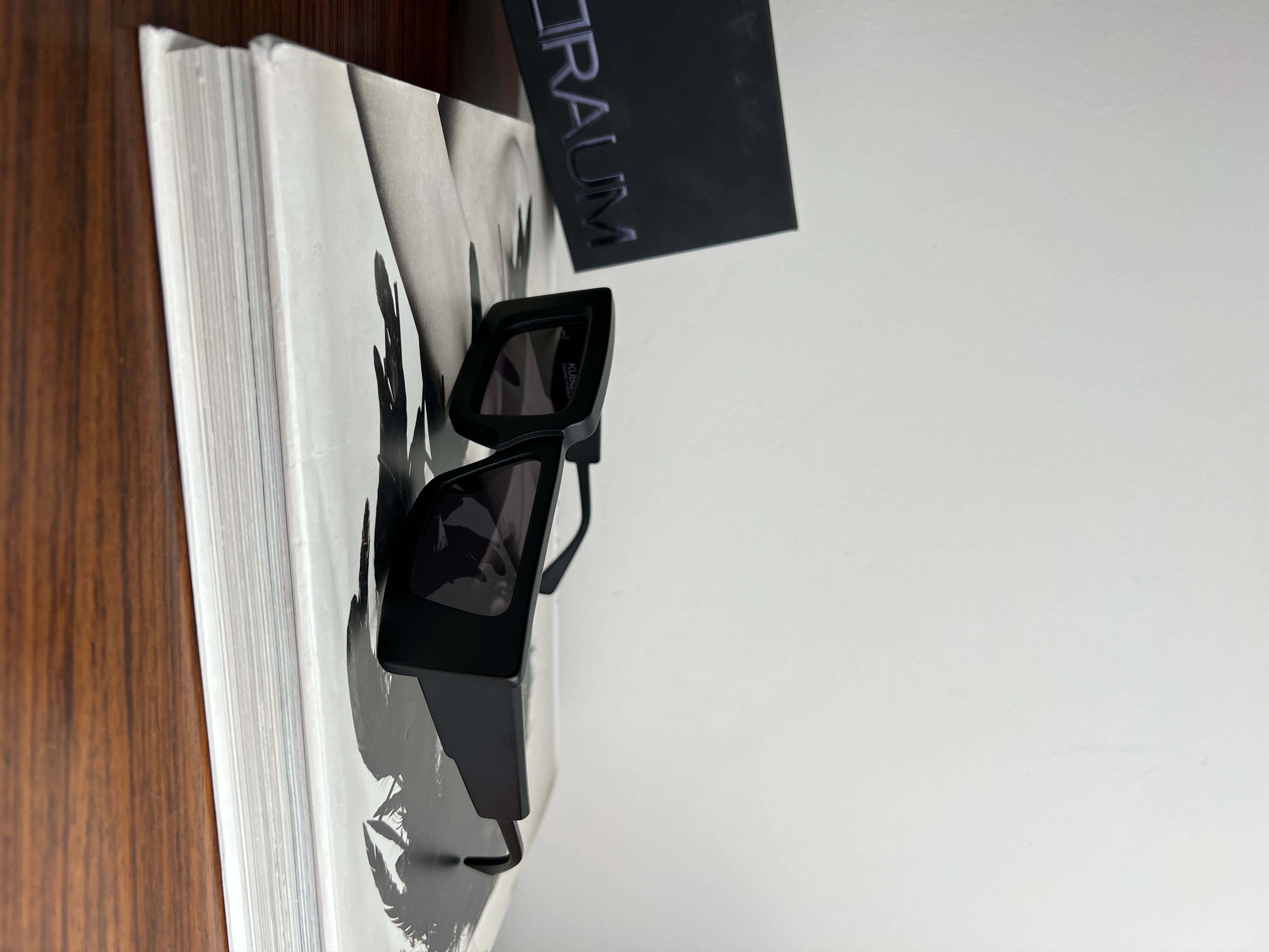 Kuboraum KUBORAUM ABSTRACT CINEMA GLASSES Size ONE SIZE - 11 Thumbnail