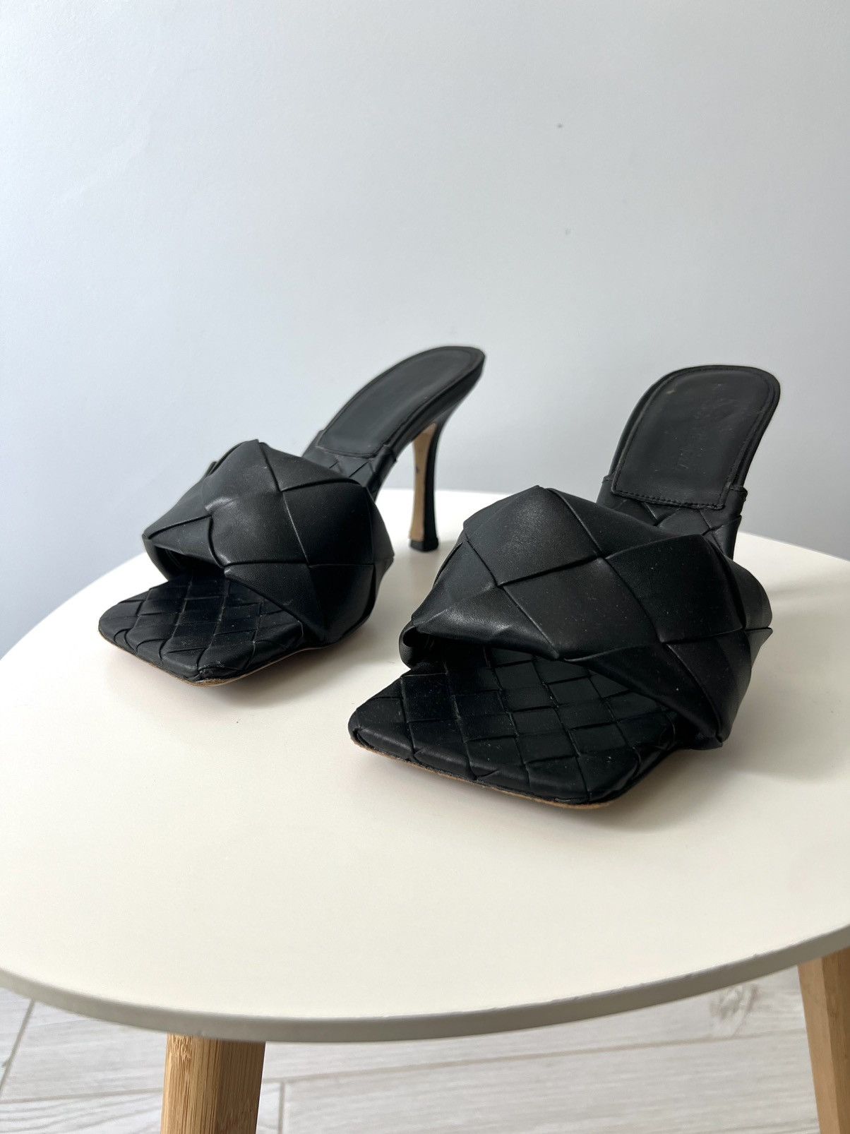 Bottega Veneta Bottega Veneta Lido Mules Black Size 7/37 Size US 7 / IT 37 - 3 Thumbnail