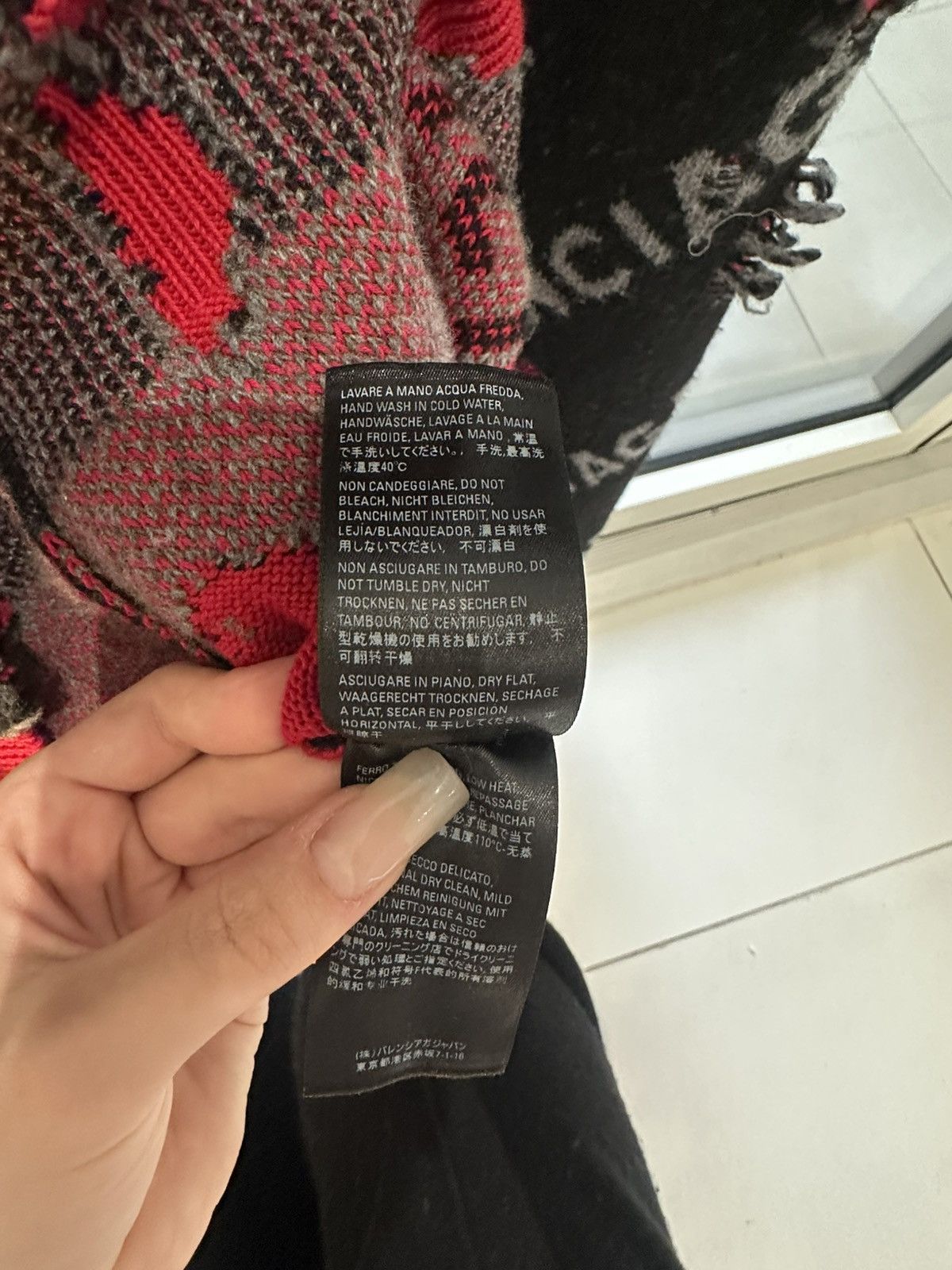 Balenciaga BALENCIAGA DESTROYED LOGO CREW KNIT Size US S / EU 44-46 / 1 - 5 Thumbnail