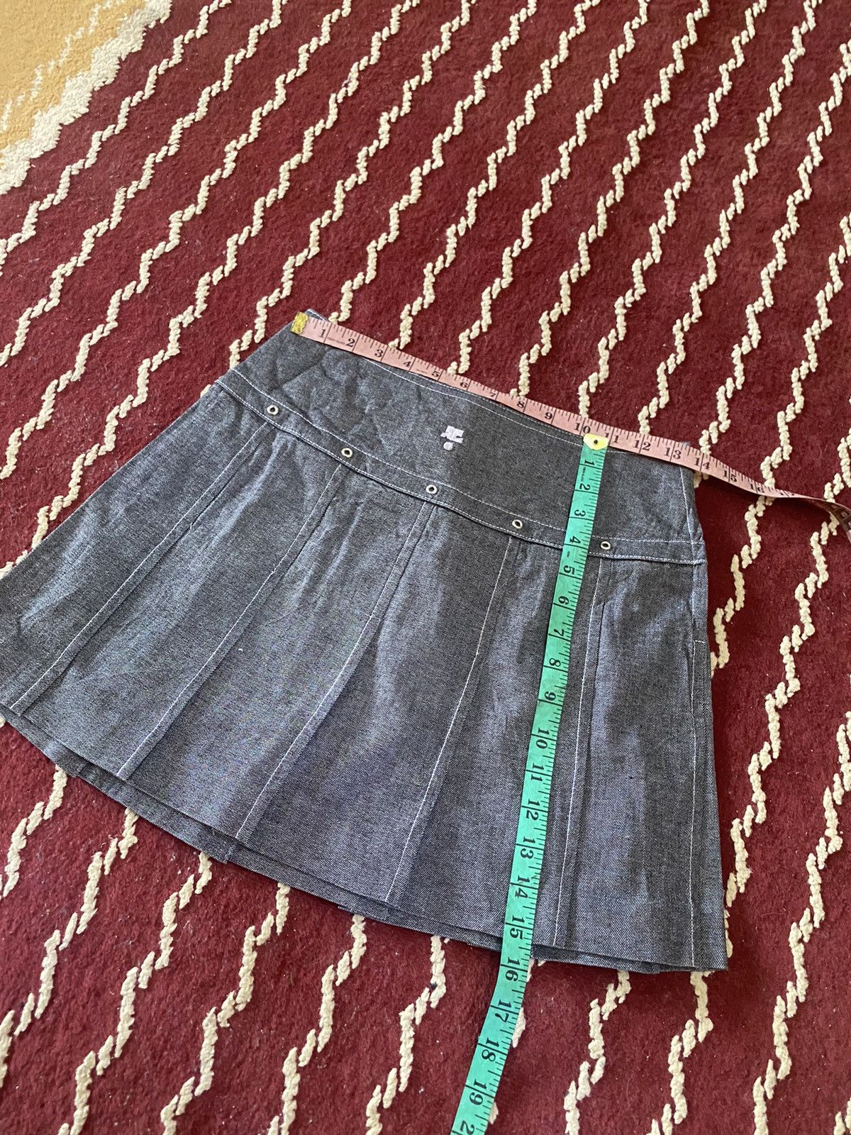 Courreges COURREGES PLEATED STYLE SKIRT Size 27" / US 4 / IT 40 - 7 Thumbnail