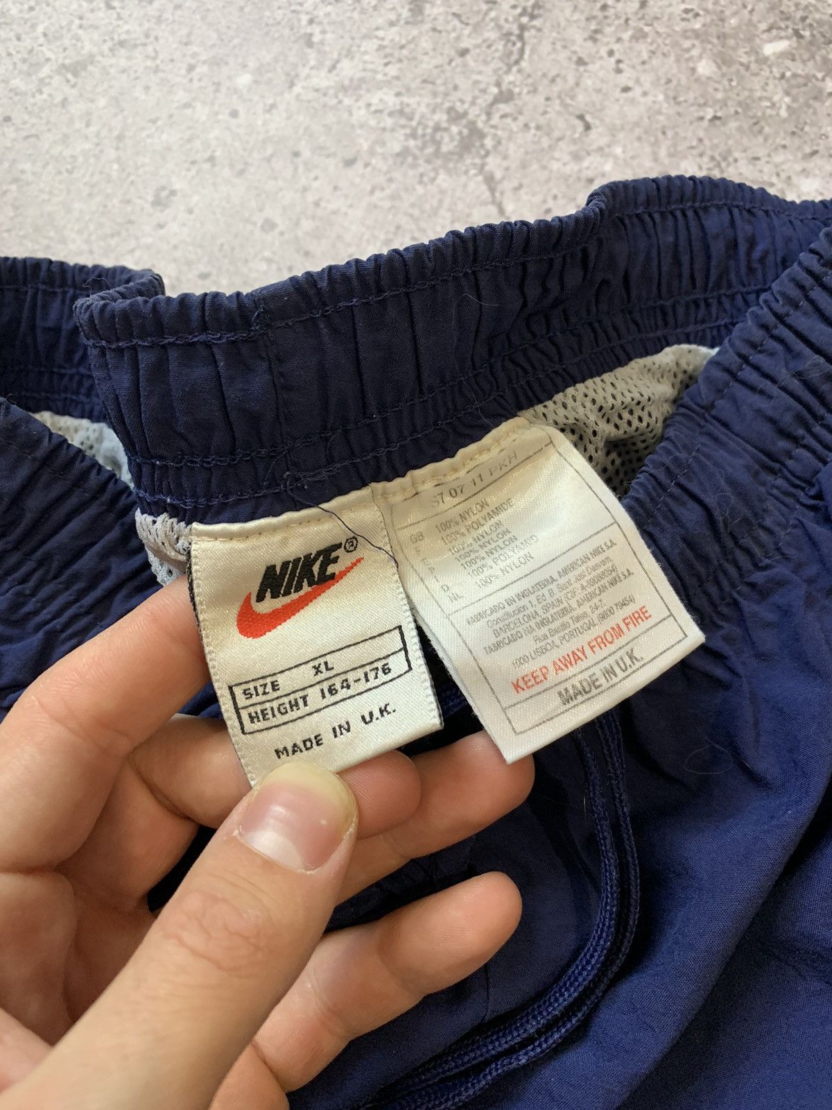 Nike × Vintage 00s Vintage Nike Big Logo Drill Shorts Rare Size US 26 / EU 42 - 6 Thumbnail