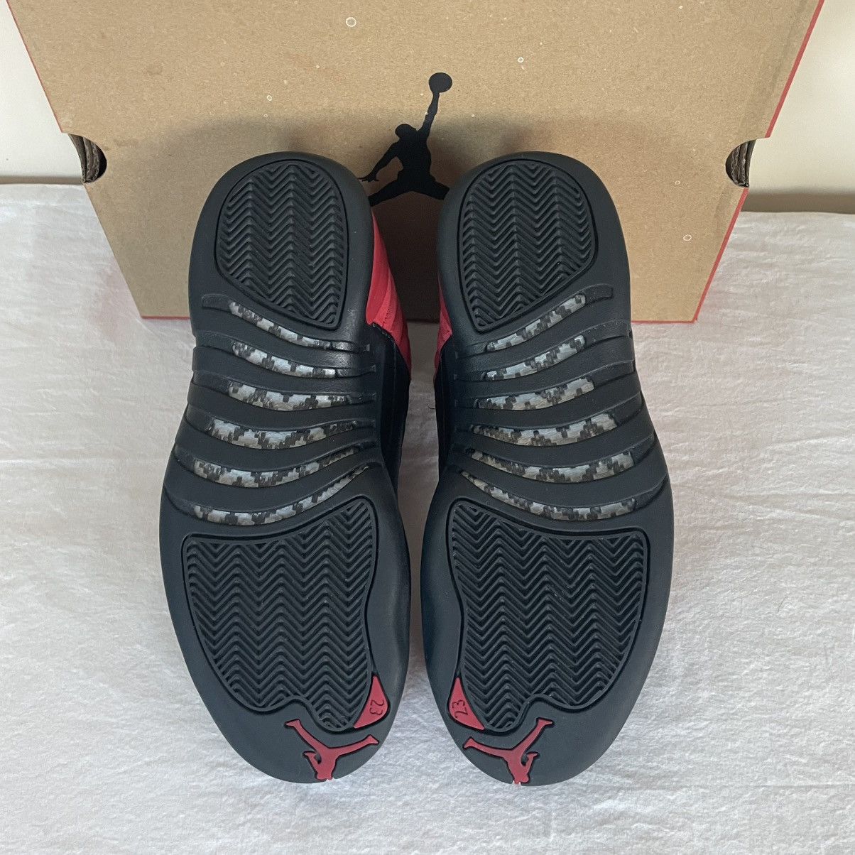 Jordan Brand × Nike Nike Air Jordan 12 Retro Reverse Flu Game Mens US Size 9.5 Size US 9.5 / EU 42-43 - 9 Thumbnail