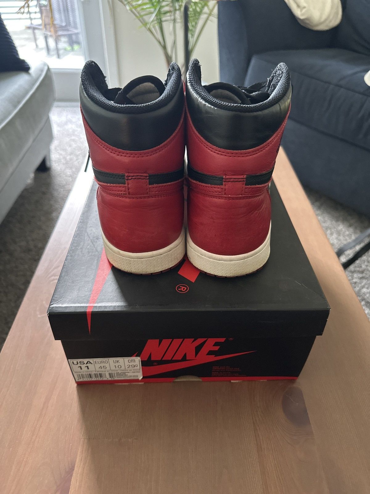Jordan Brand Air Jordan 1 Retro “Banned 2016” Size US 11 / EU 44 - 4 Thumbnail