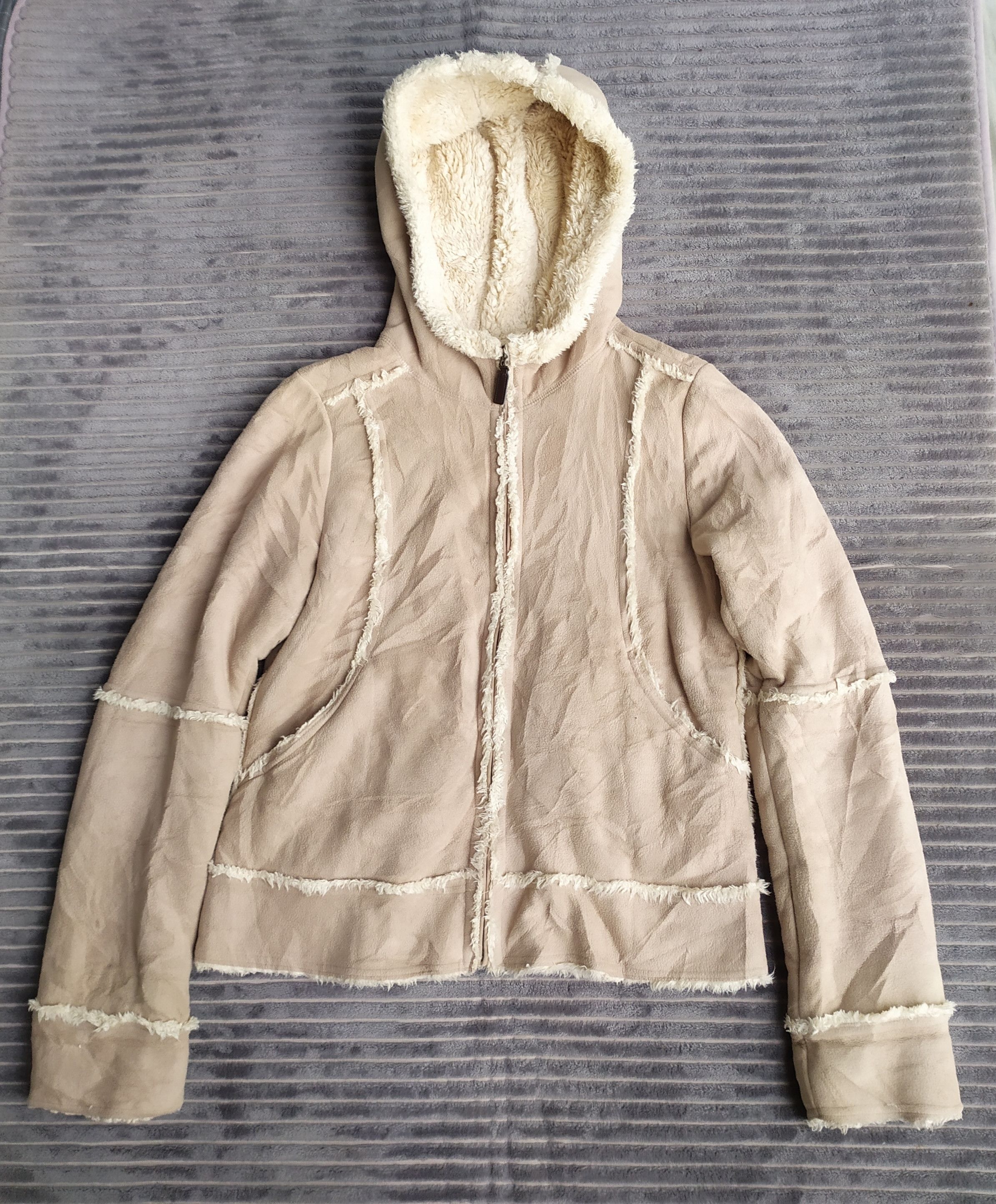 Uniqlo Japanese Uniqlo B3 Hoodie Fleece Jacket Style Size M / US 6-8 / IT 42-44 - 1 Thumbnail