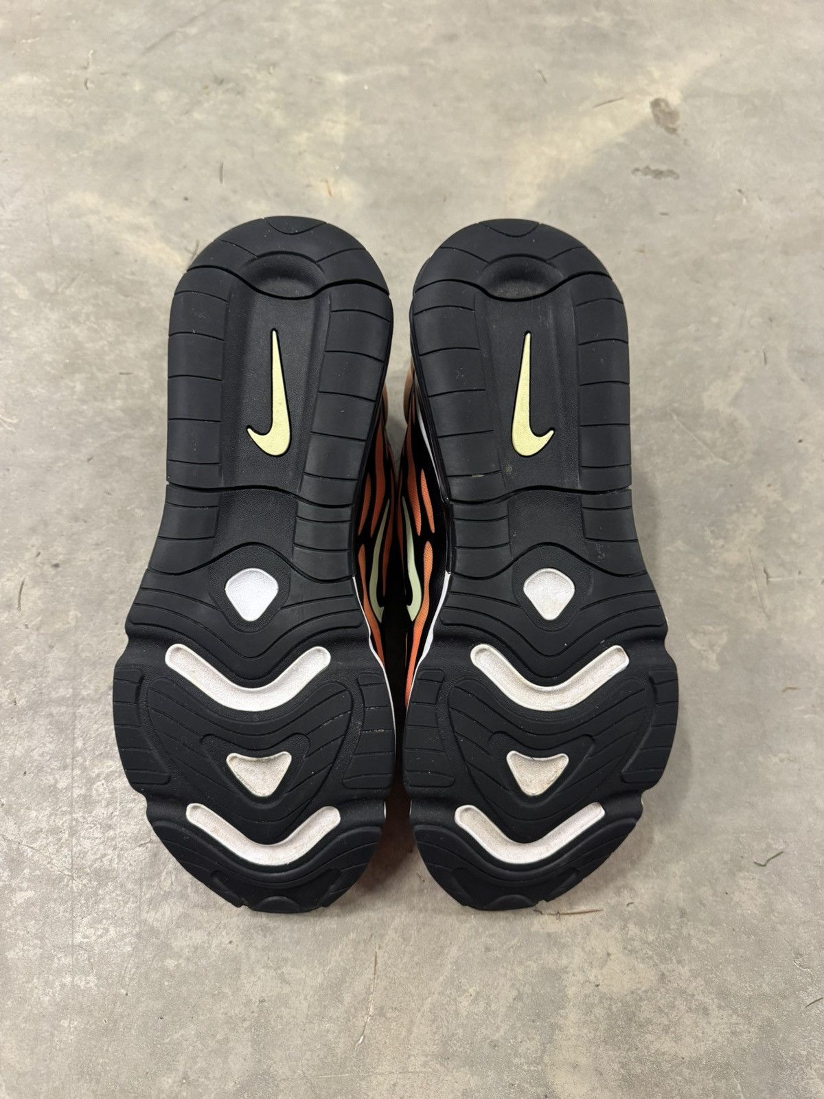 Nike Nike Air Max 200 Sunrise Size 11.5 Size US 11.5 / EU 44-45 - 6 Thumbnail