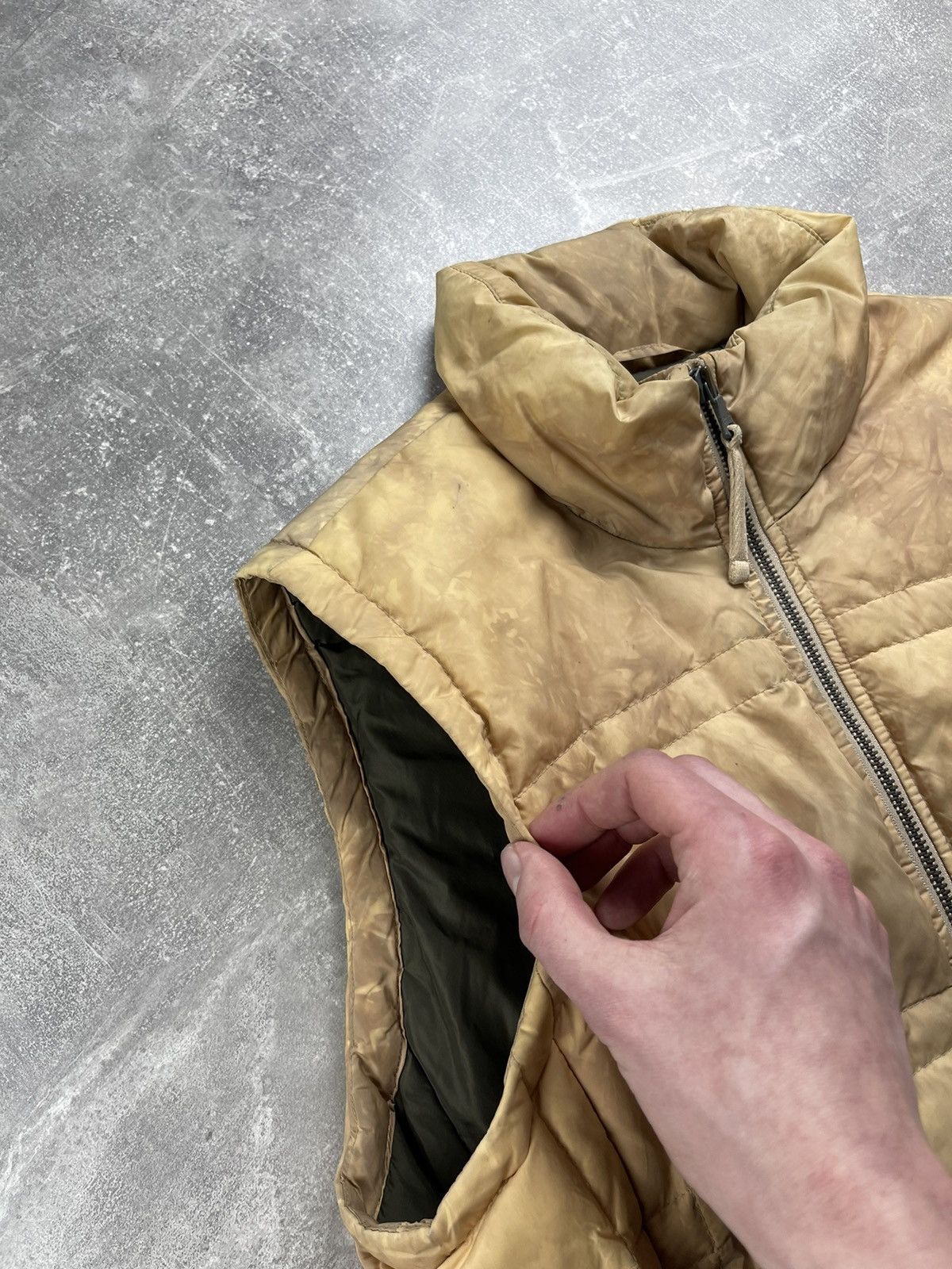 Calvin Klein Calvin Klein Jeans Vintage Quilted Puffer Vest Khaki Tan 00s Size US L / EU 52-54 / 3 - 5 Thumbnail