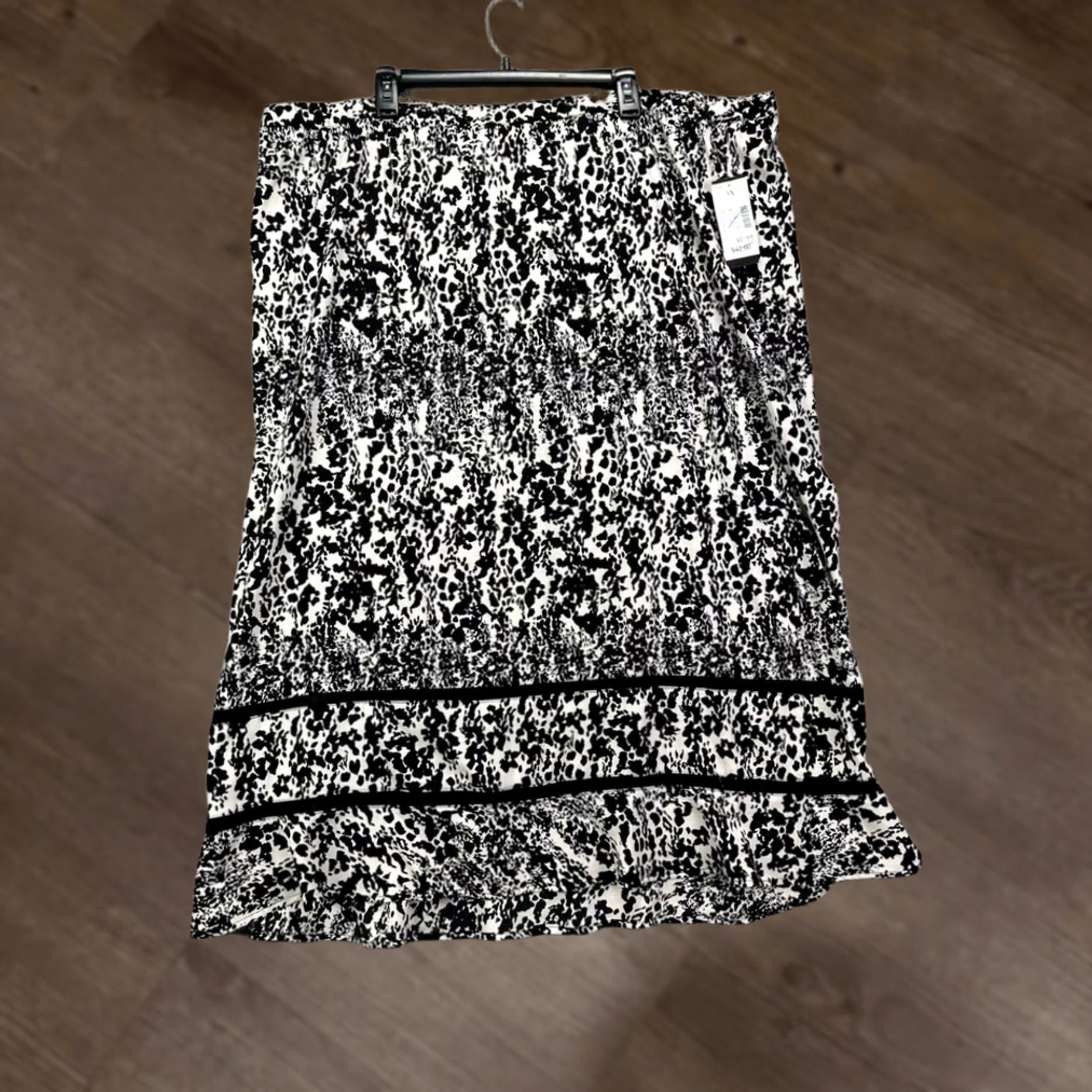 Vintage Maggie Barnes Skirt Maxi Pencil Womens 3X Plus Black White Leopard Pleated NEW Size 40" / US 18 - 1 Thumbnail