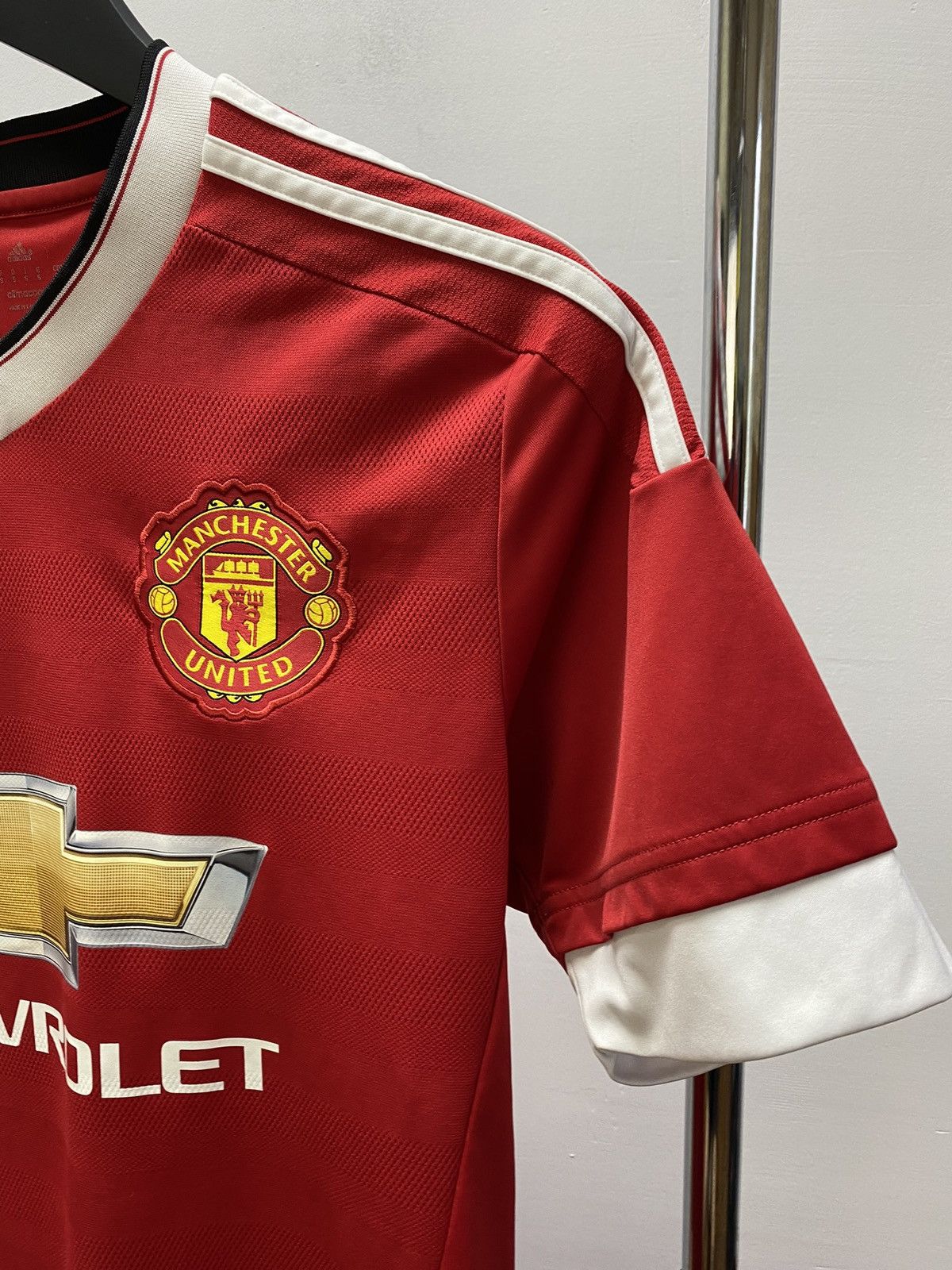 Adidas × Vintage Manchester United 2015/2016 Home Soccer Jersey Football Size US S / EU 44-46 / 1 - 7 Thumbnail