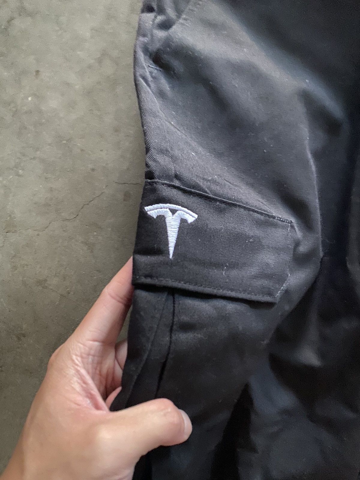 Other Large Tesla Shorts Size US 32 / EU 48 - 2 Thumbnail