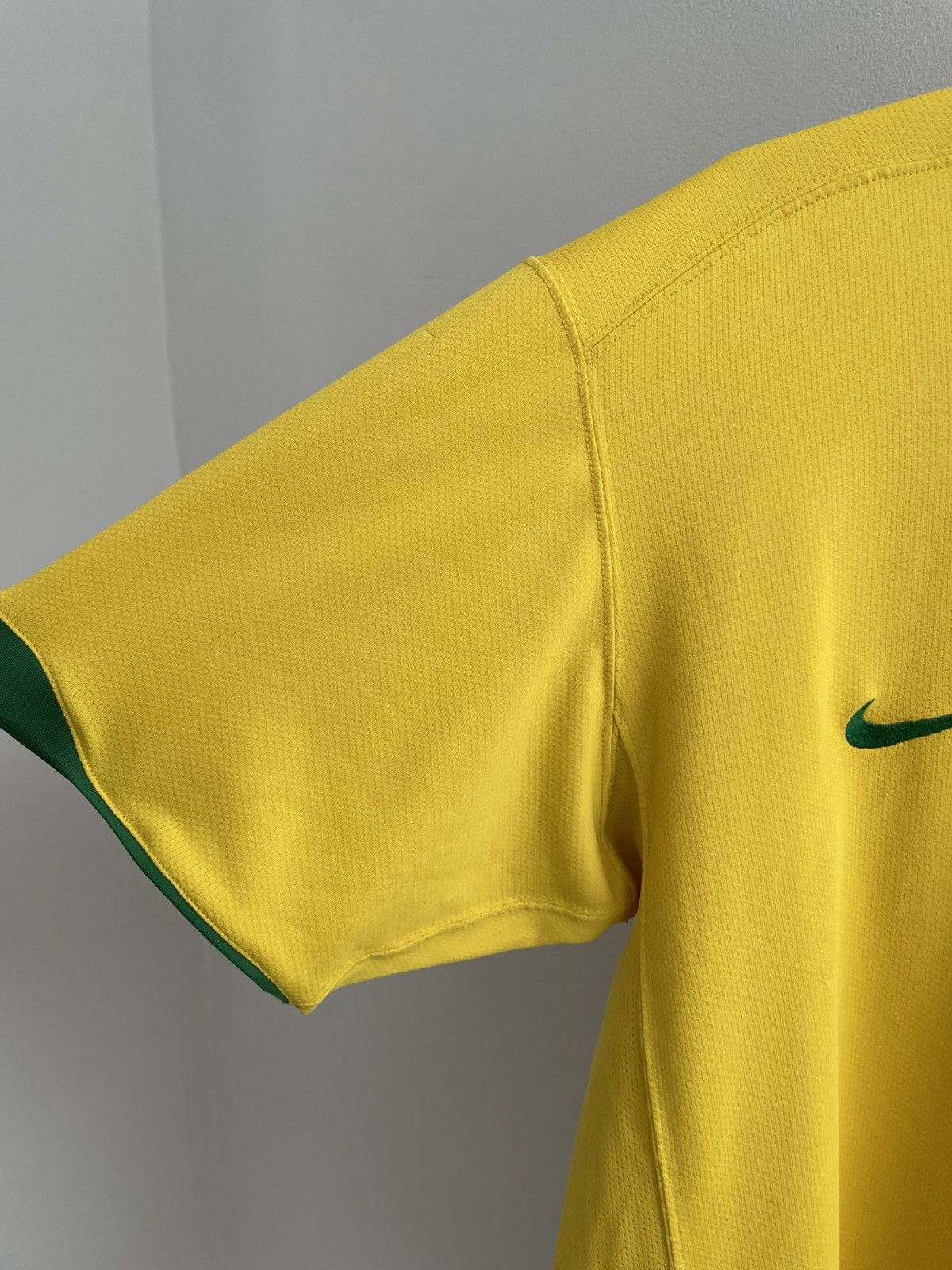 Nike Brazil 2006 2007 Home Football Shirt Soccer Jersey Nike Sz L Size US L / EU 52-54 / 3 - 8 Thumbnail