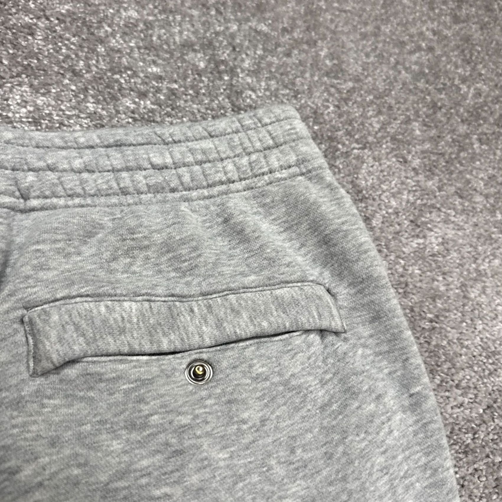 Nike Nike Jogger Sweatpants Mens M Gray Fleece Elastic Waist Activewear Pants Size US 31 - 7 Thumbnail