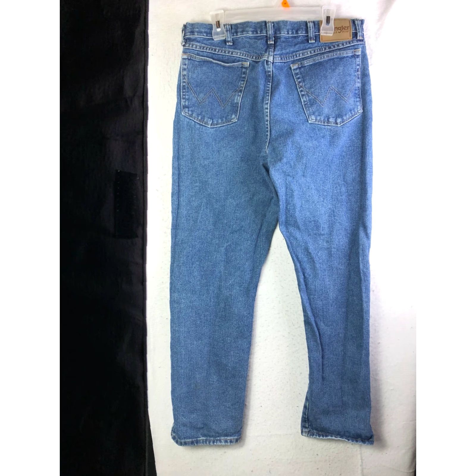 Wrangler Wrangler Jeans Mens 36x30 Denim Blue Medium Wash Straight Leg Mid Rise Regular Inseam 30 Vintage No Size US 36 / EU 52 - 5 Thumbnail