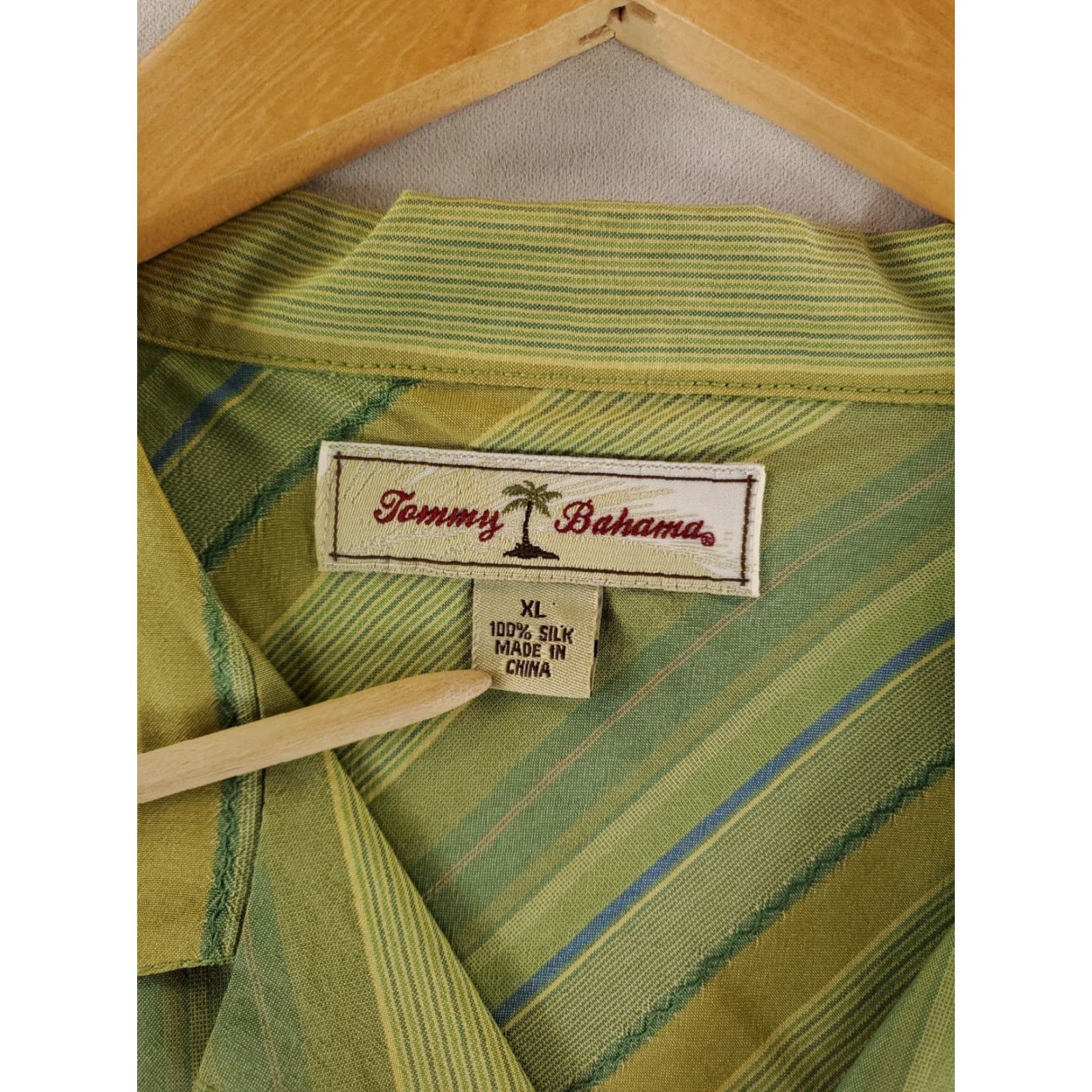 Tommy Bahama Tommy Bahama Silk Button Up Shirt Short Sleeve Loop Collar Green XL Mens Size US XL / EU 56 / 4 - 3 Thumbnail