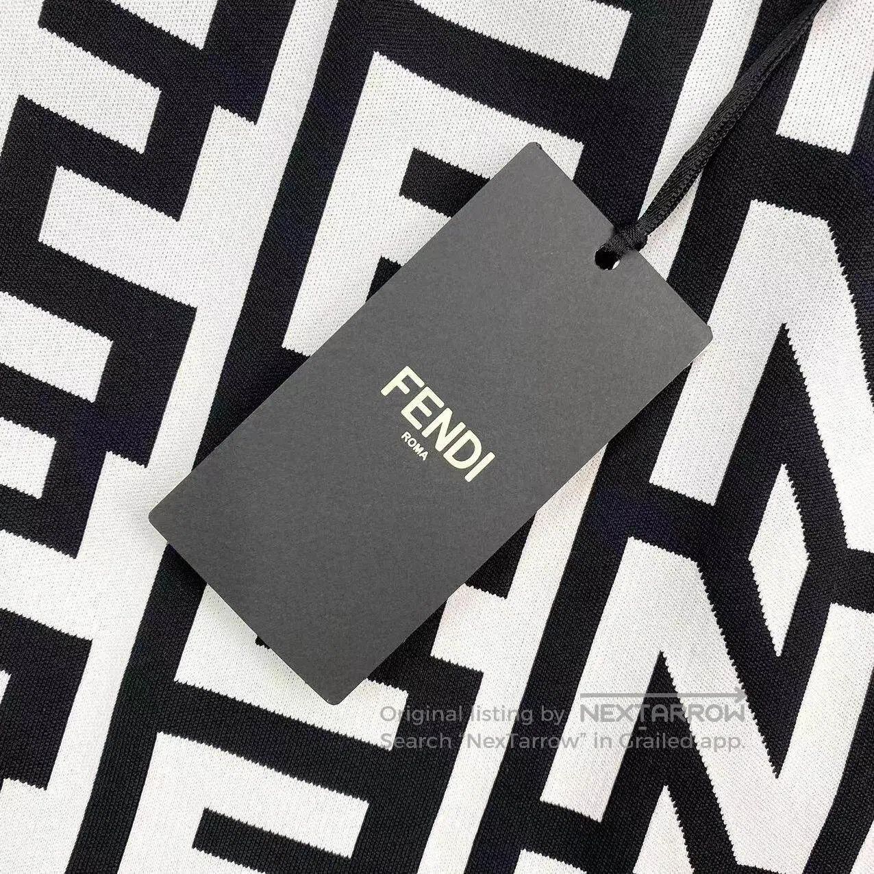 Fendi Fendi Skirt full of printed letters and logo| Size 27" / US 4 / IT 40 - 7 Thumbnail
