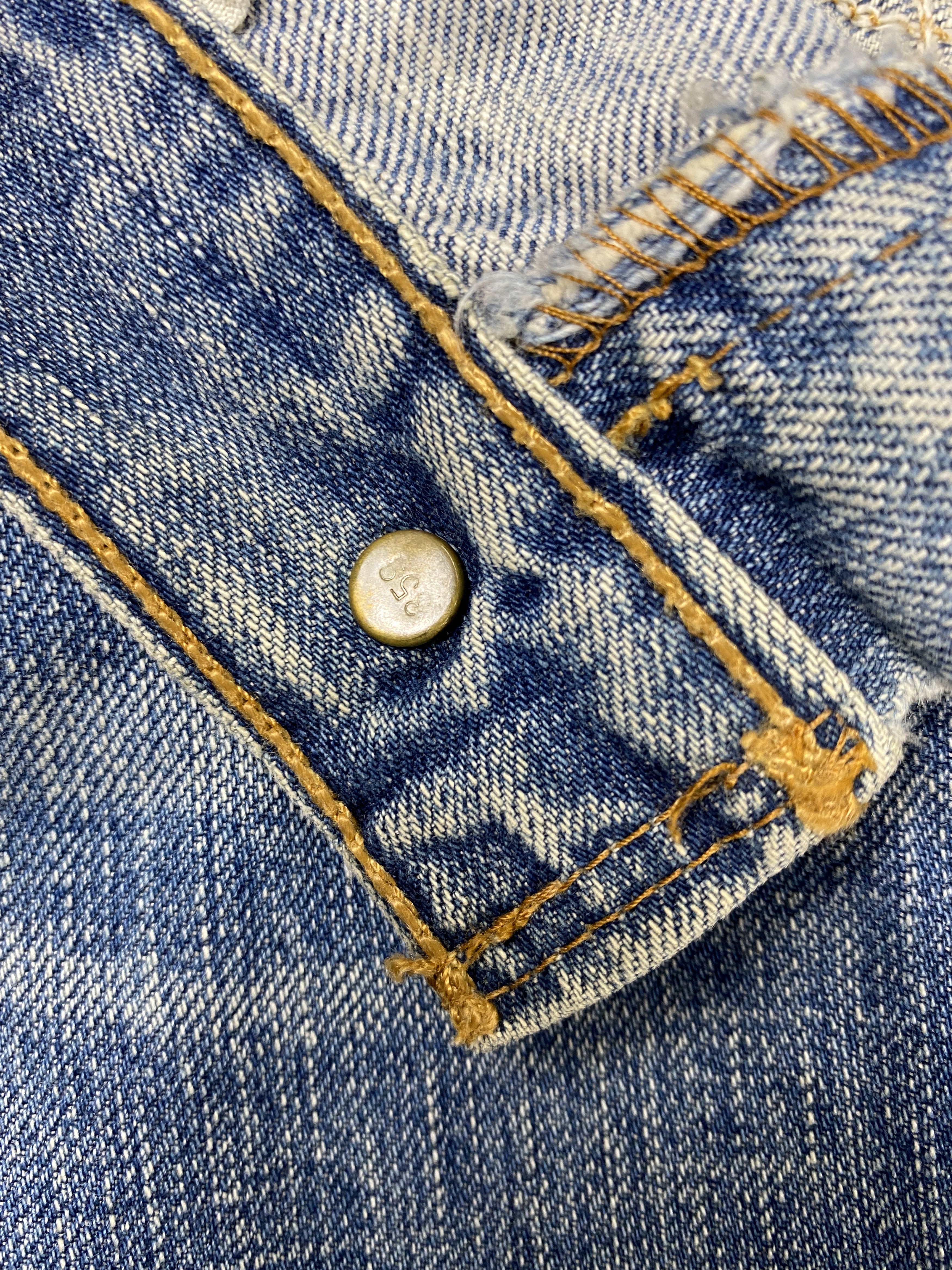 Levi's Distressed Blue Vintage Levi's 501 Jeans 31x33 Denim -JN2300 Size US 31 - 7 Thumbnail