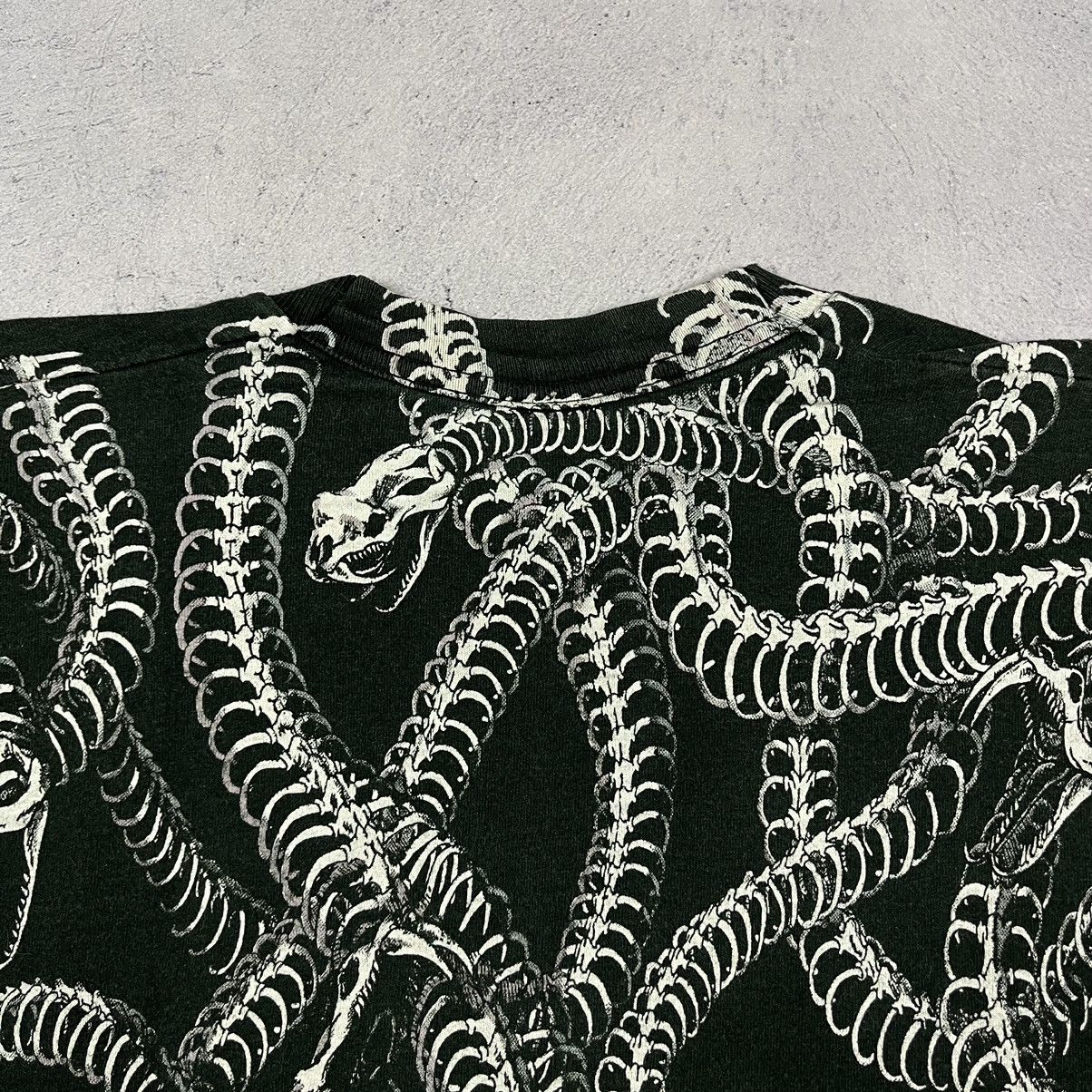 Liquid Blue × Vintage Vintage Liquid Blue Medusa rare AOP tee 1993 Size US L / EU 52-54 / 3 - 15 Thumbnail