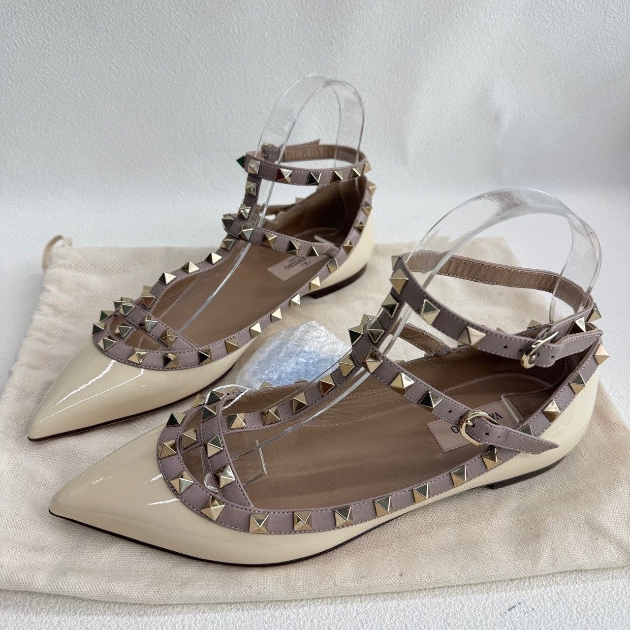 Valentino Valentino White Lowtop Sneakers us_7-5 Women Size US 7.5 / IT 37.5 - 1 Thumbnail