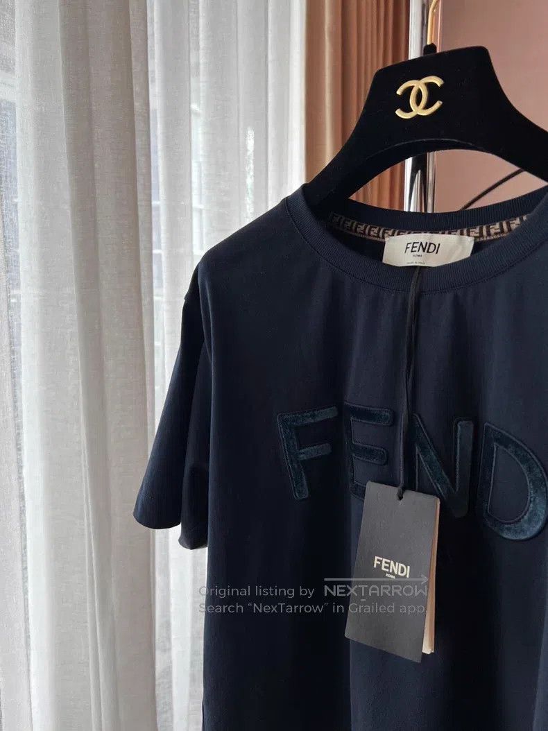 Fendi Fendi Velvet Letter T-Shirt Size M / US 6-8 / IT 42-44 - 2 Thumbnail