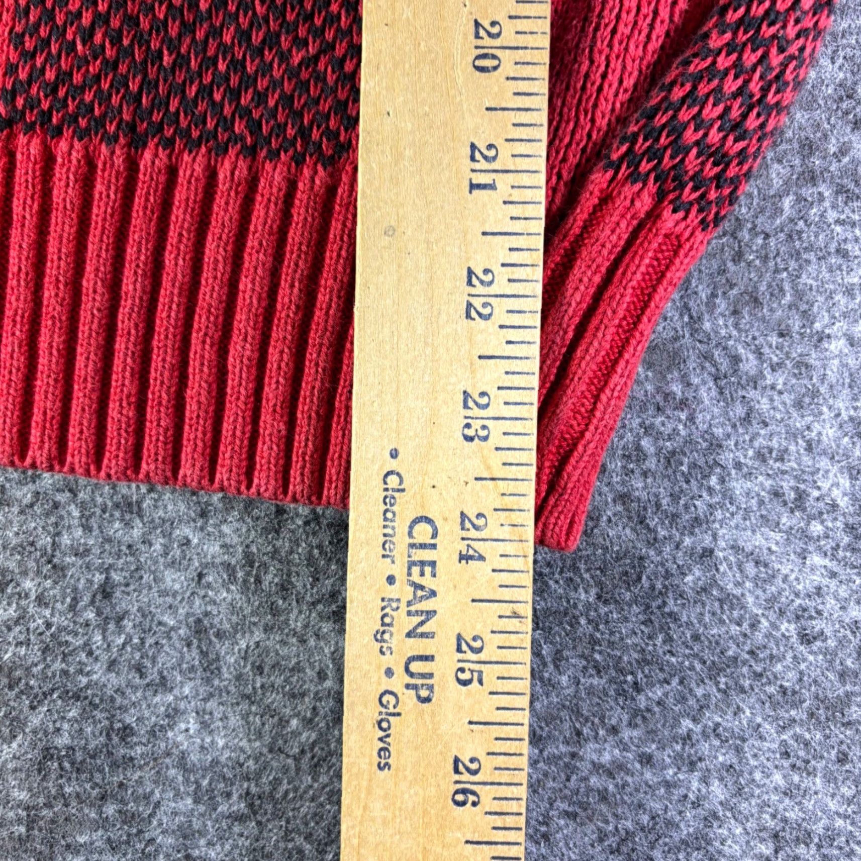 Tommy Hilfiger VINTAGE Tommy Hilfiger Men Sweater Red Black Buffalo Plaid Crewneck Knit Size S Size US S / EU 44-46 / 1 - 4 Thumbnail