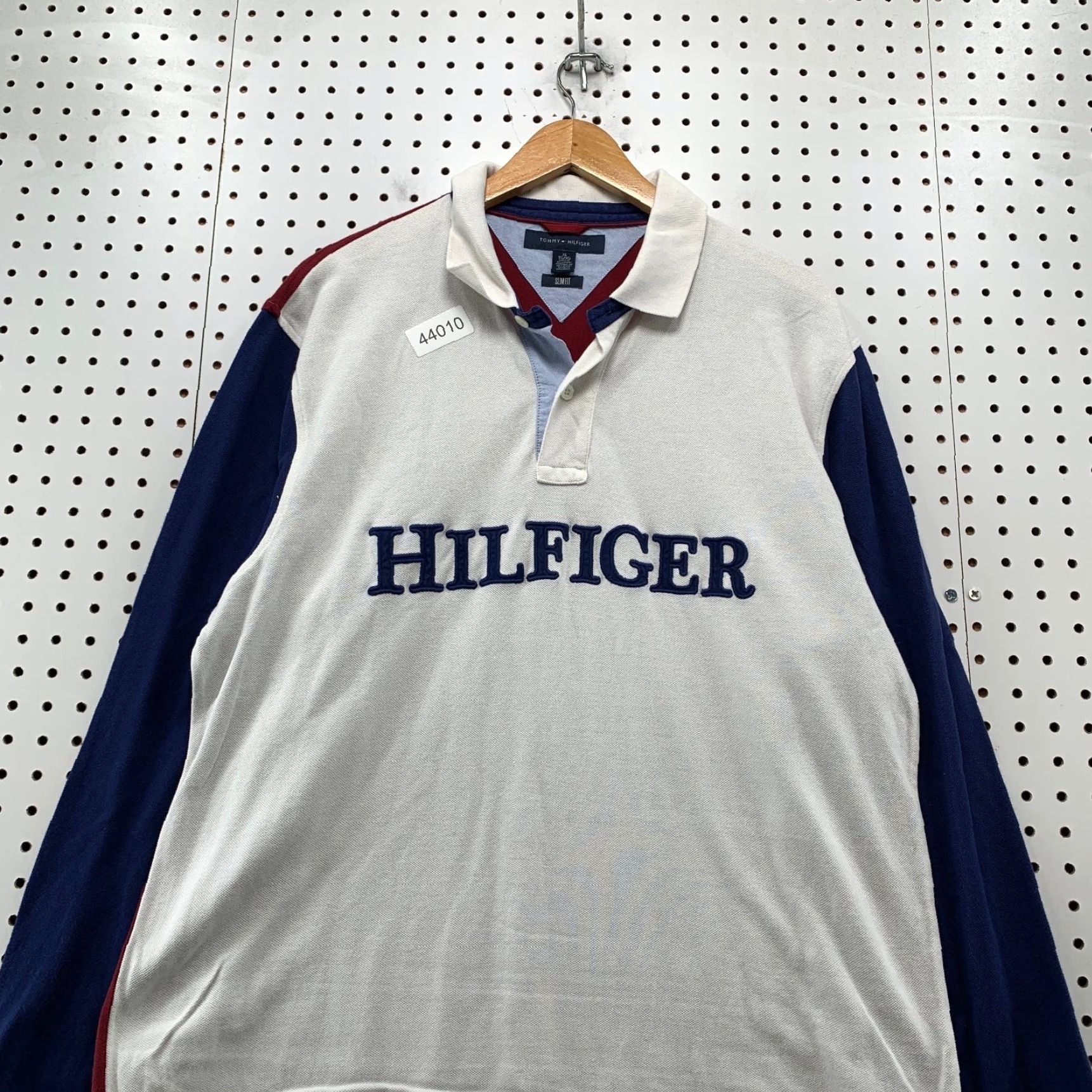 Tommy Hilfiger VINTAGE Tommy Hilfiger Polo Shirt Mens XL Long Sleeve Slim Fit Collared White SpellOut 90s Football Golf Mens XL White Hilfiger Polo Size US XL / EU 56 / 4 - 2 Thumbnail