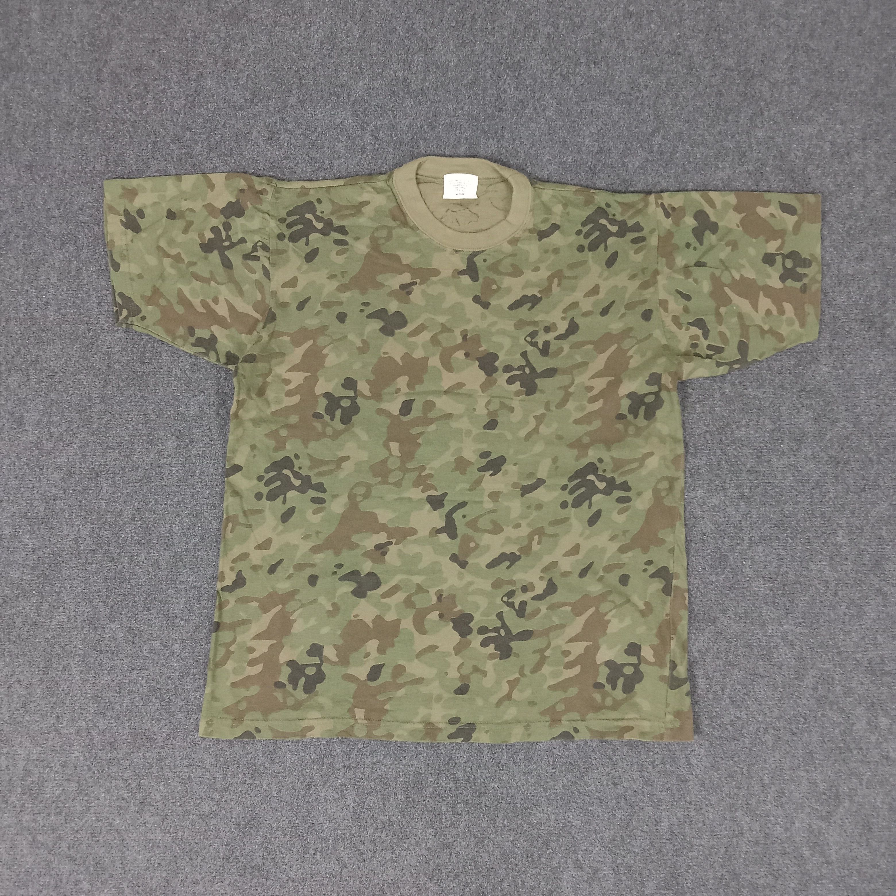 Vintage Battle Uniform American Military Camo Tshirt Size US M / EU 48-50 / 2 - 1 Thumbnail