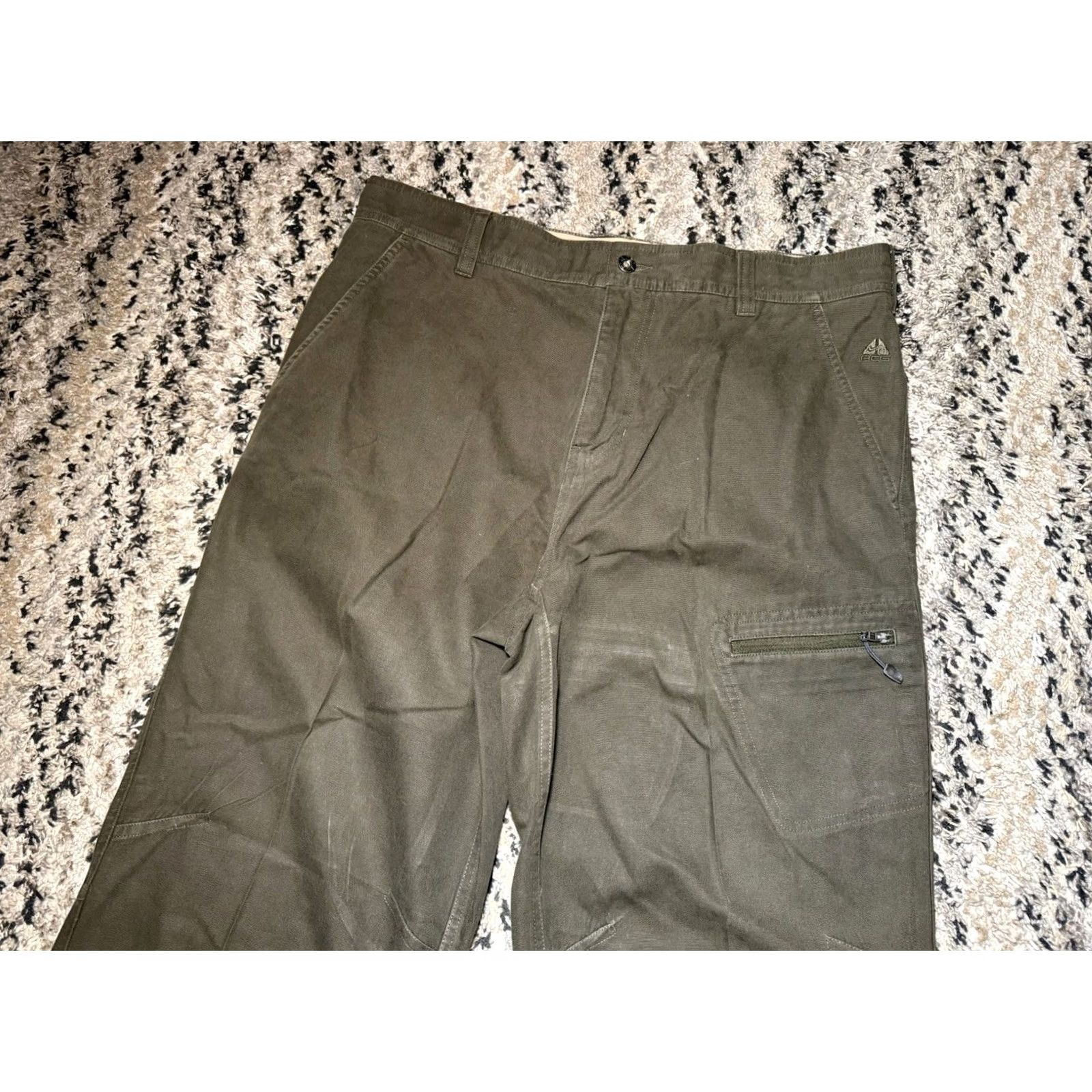 Nike VINTAGE Nike ACG Mens Cargo Pants XL Olive Green 36x32 Outdoor Hiking Zip 90s Tapered Pants Womens Mens Size US 36 / EU 52 - 4 Thumbnail