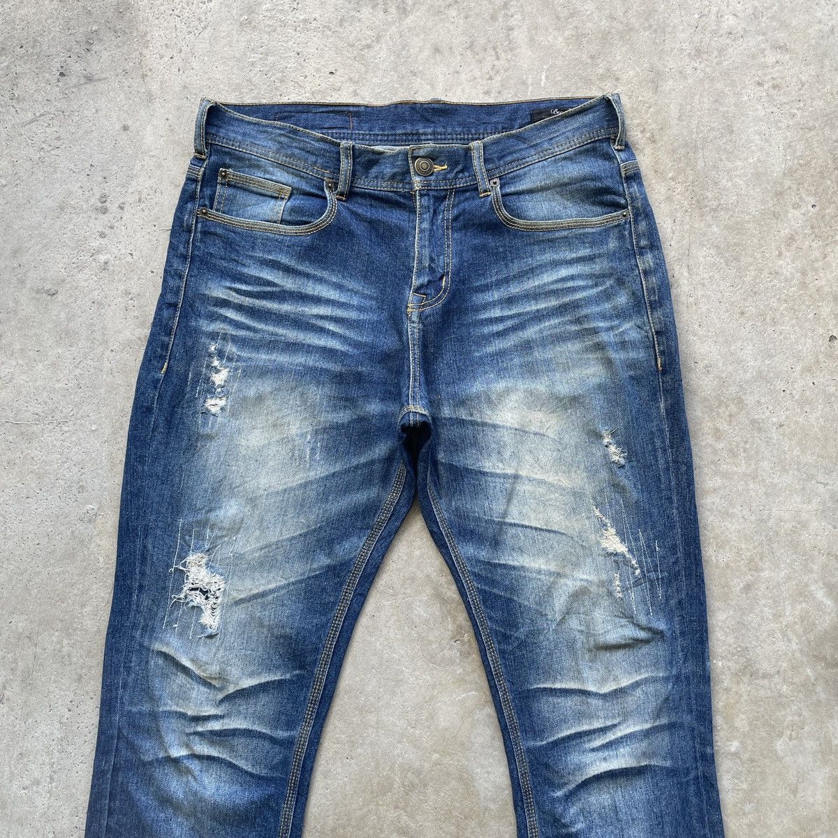 Japanese Brand Vintage Japanese Distressed Jeans Faded Denim Pants W34 Size US 34 / EU 50 - 3 Thumbnail