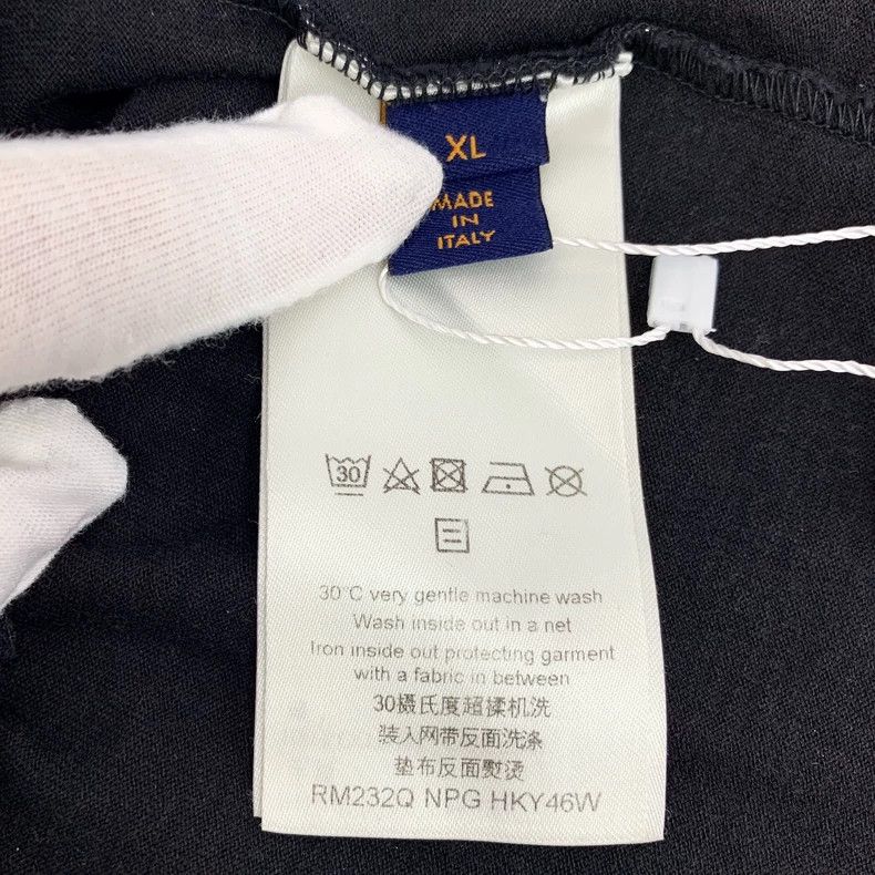 Louis Vuitton Louis Vuitton 23 black logo gilt full print cotton crew ne Size US XL / EU 56 / 4 - 7 Thumbnail